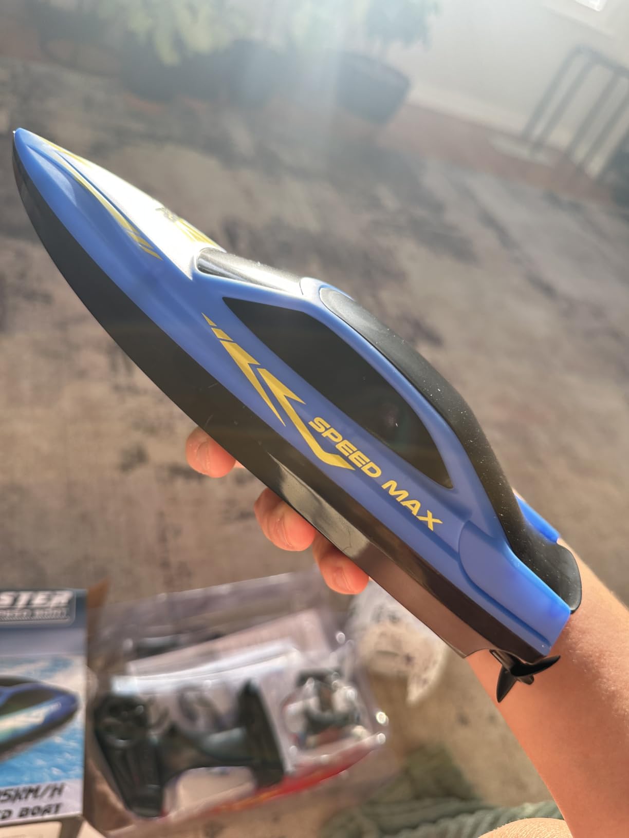 Remote Control Boat for Kids, RC Boat for Pool, Lake, River and Pond with LED Lights, Self-Righting, Waterproof, Fast Speed Racing Electric Boats 2 Speed Modes 60mins Rechargeable Batteries customer photo 1