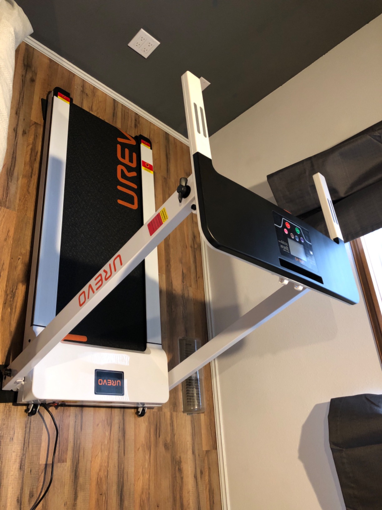 UREVO Auto Incline Walking Pad with AI App, Brushless Quiet Motorized Treadmill for Apartments, 9% Power Incline Standing Desk Treadmill, 12-Point Shock Absorption & Immersive Hiking customer photo 2