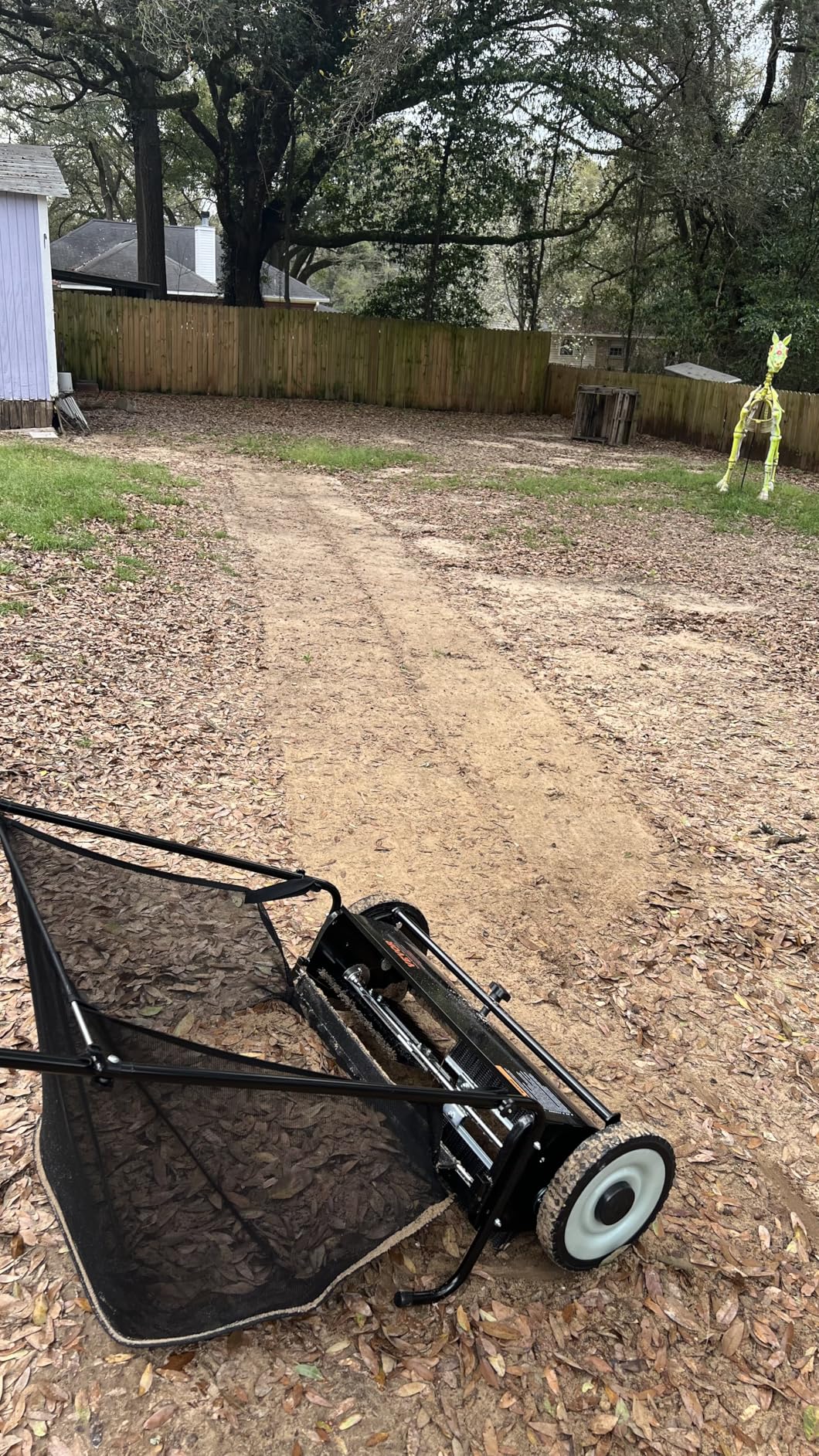 VEVOR Push Lawn Sweeper, 26 in Leaf & Grass Collector with 7 cu. ft. Hopper Bag, Adjustable Brush Height & Spinning Brushes, Heavy Duty Yard Sweeper with Rubber Wheels for Leaves Grass Cleanup customer photo 2