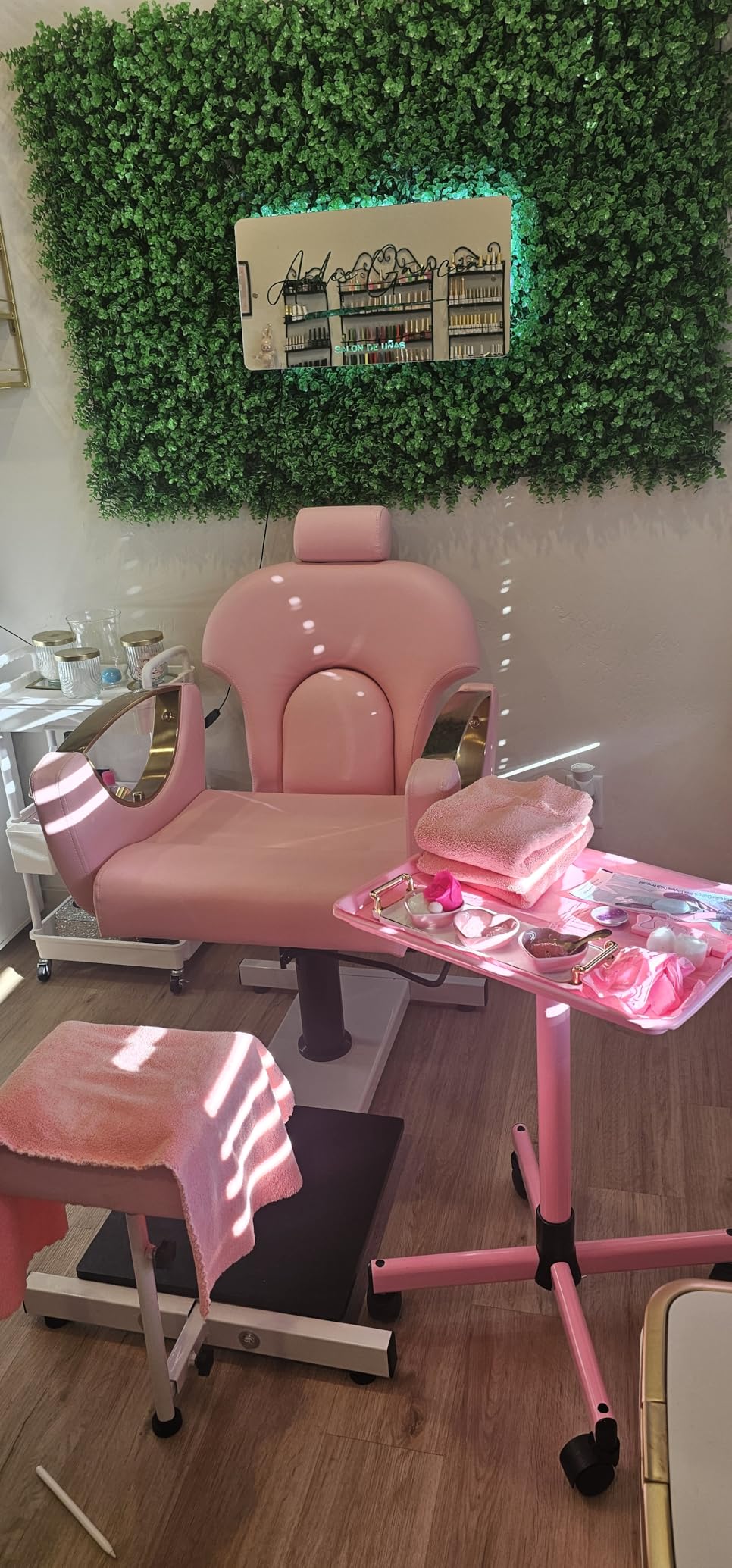 KIGOTY Pedicure Chair No Plumbing, Reclining Pedicure Station Unit with Adjustable Height and 360 Swivel, Hydraulic Foot Spa Chair with Footrest and Massage Foot Bath, Pink-Silver customer photo 1