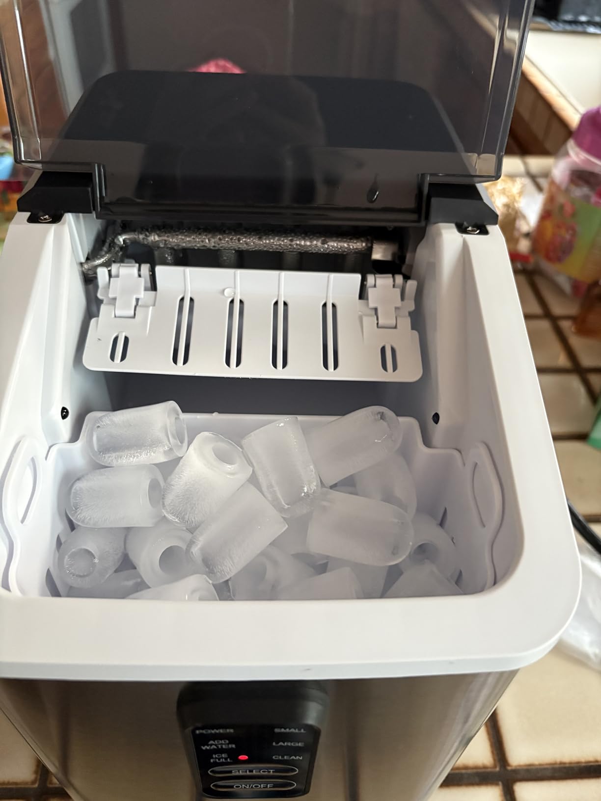Aeitto Ice Maker Countertop 26lbs/24H, Ice Machine 8 Ice Cubes Ready in 6 Mins, 2 Sizes of Bullet Ice Portable Ice Makers with Basket & Scoop, Auto Self-Cleaning for Home/Kitchen/Office Stainless customer photo 1