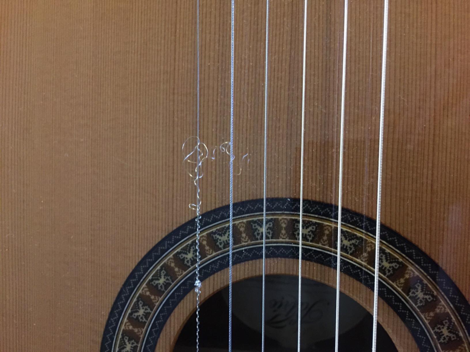 Thomastik-Infeld KR116 Classical Guitar Strings: Classic S Series Rope Core Set W/Nylon Tape Trebles customer photo 1
