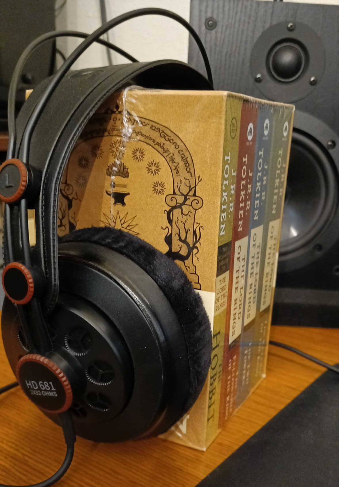 Superlux HD681 Semi-Open Studio Headphones, Wired Over-Ear with 50mm Neodymium Drivers customer photo 1