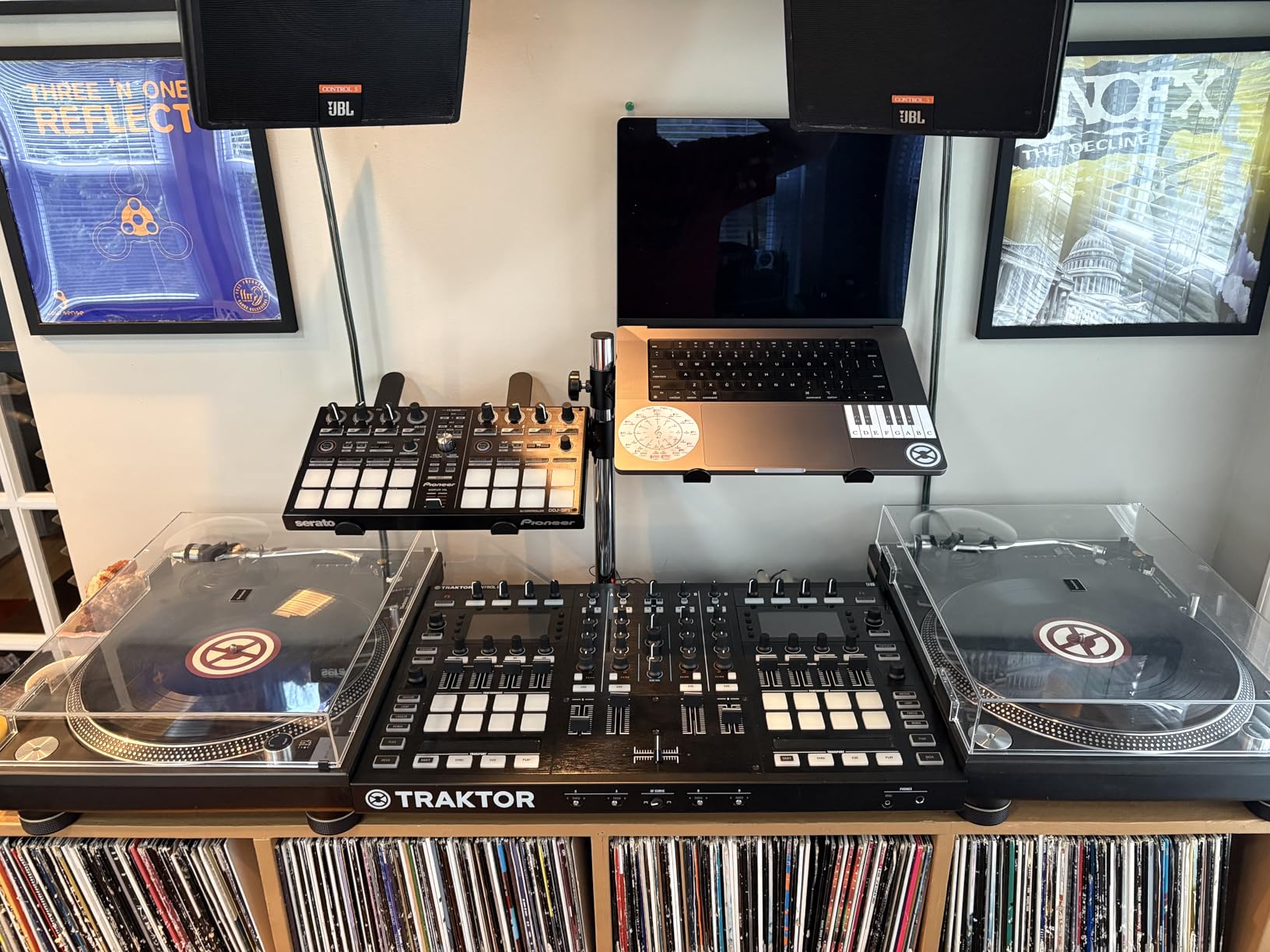 Fat Toad Double DJ Laptop Stand (Table-Top PRO Edition) - 2 Tier Portable PC Computer Equipment Rack with Support Mounts for Music Studio Mixers, Controllers, Monitors & Disc Jockey Booth Gear customer photo 2