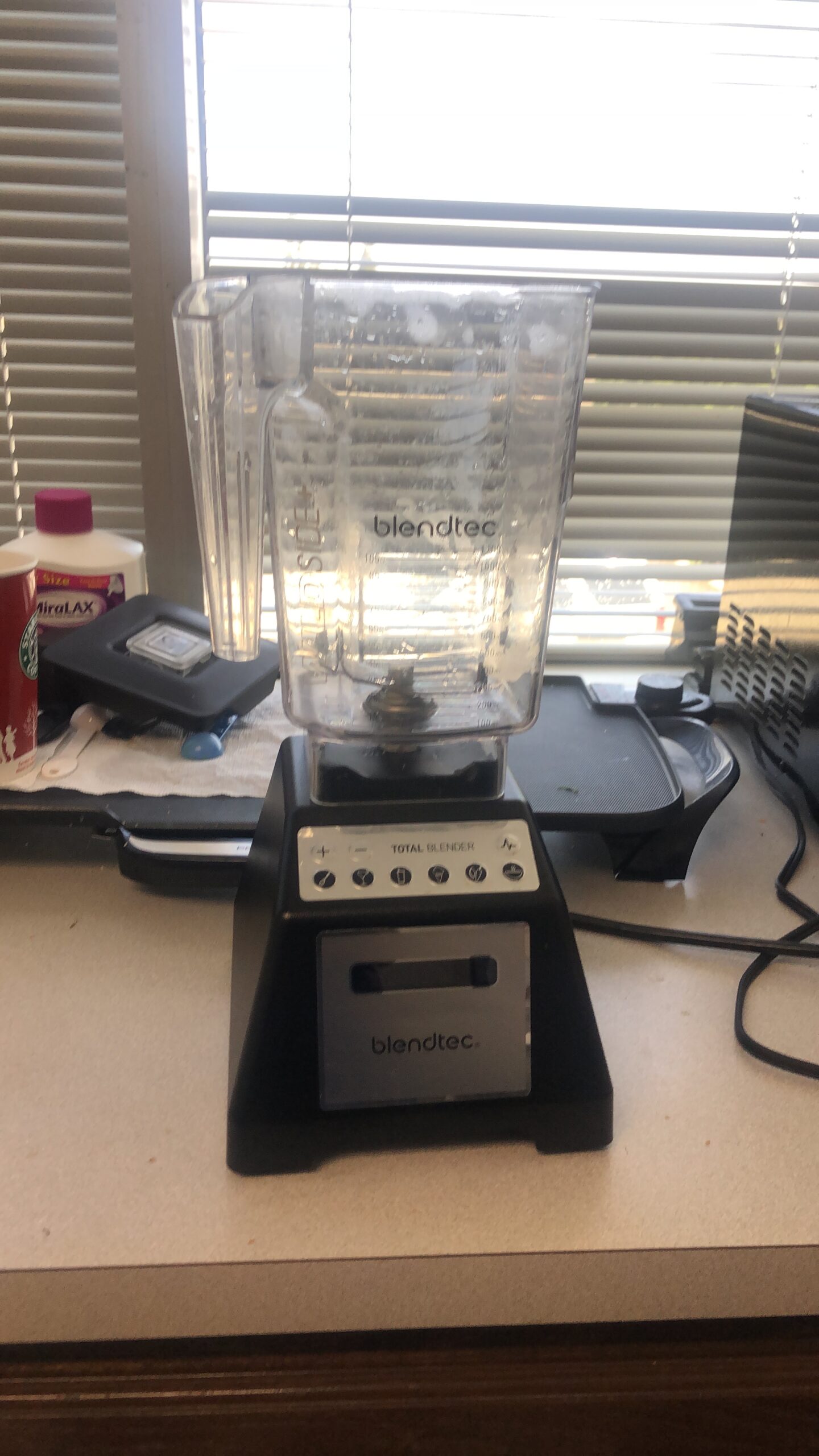 Blendtec Total Classic Original Blender with WildSide+ Jar (90 oz), Professional-Grade Power, 6 Pre-programmed Cycles, 10-speeds, Black customer photo 2