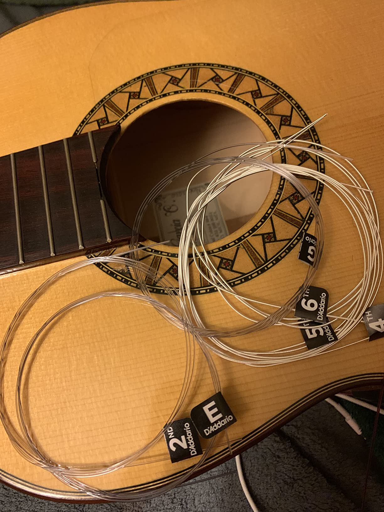 D'Addario Pro-Arte Classical Guitar Strings EJ45TT Dynacore - Silver Plated Wrap, Titanium Nylon Trebles - Normal Tension customer photo 1