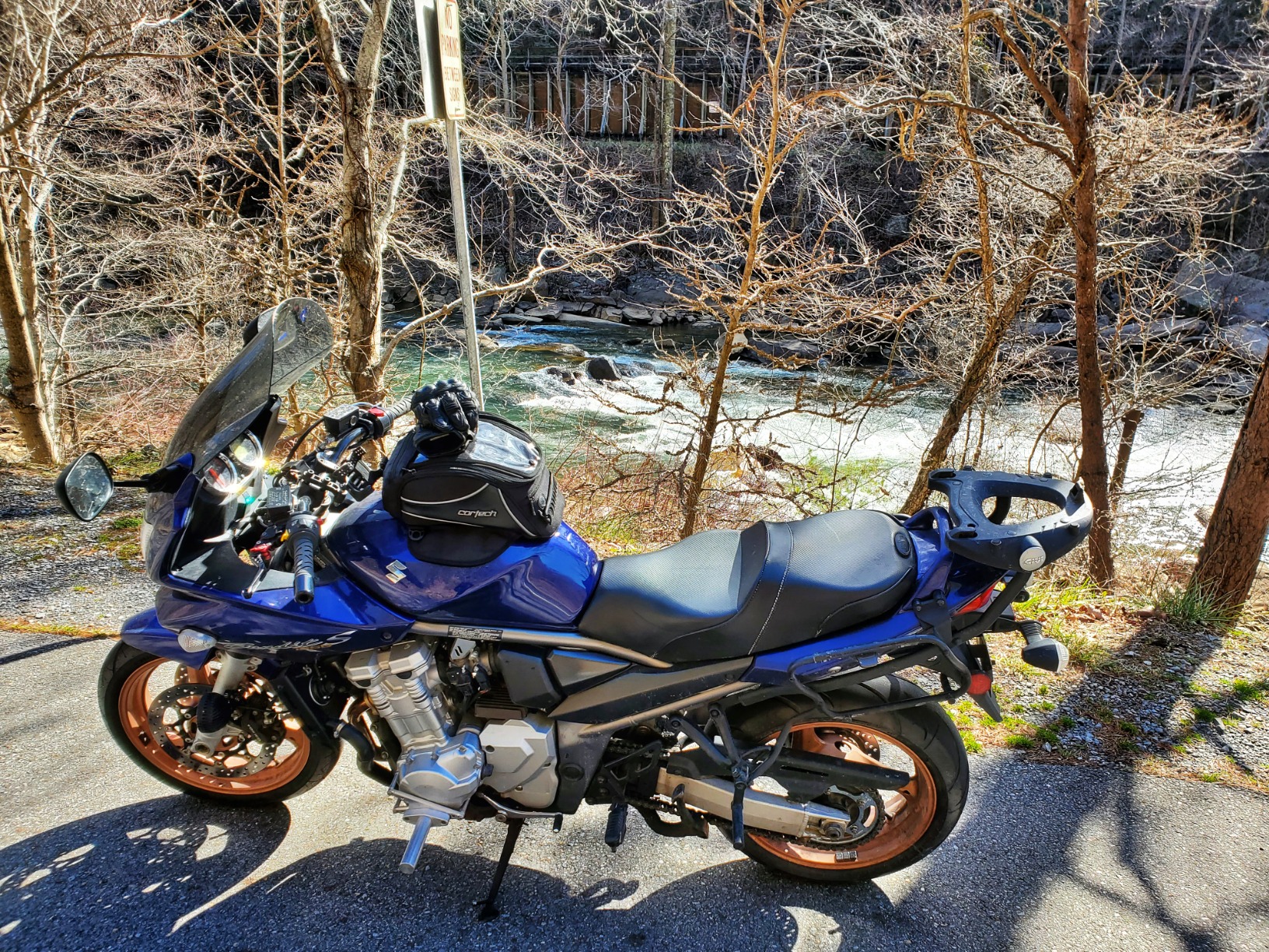 cortech Super 2.0 12L Motorcycle Tank Bag customer photo 2