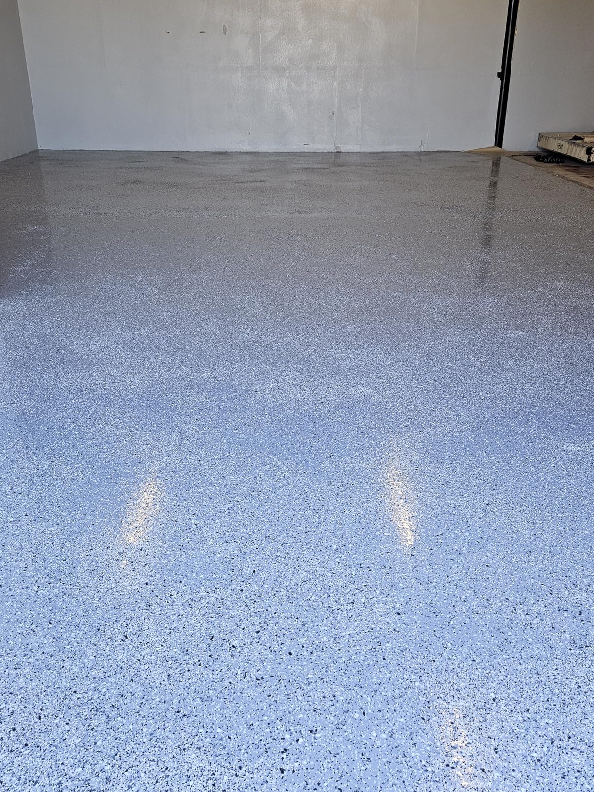 Epoxy Floor Kit - Good Full Kit, Gray Base with Gray Blend Flake, Covers 500 sq. ft. at 9.7 mils Thickness, Ideal for Garage, Basement, Concrete Floors customer photo 2
