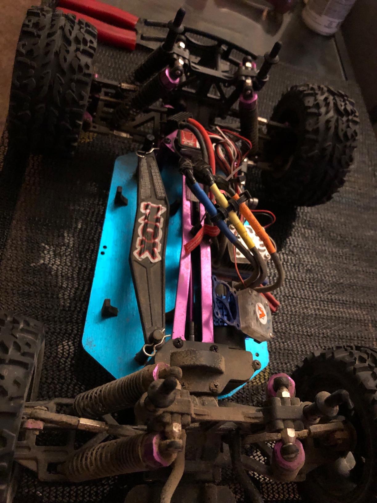 Redcat Racing Volcano EPX 1/10 Scale Electric RC Monster Truck - 4WD RC Truck with 2.4GHz Radio, Waterproof Electronics, 19T Brushed 550 Motor, Battery & Charger, Red customer photo 2