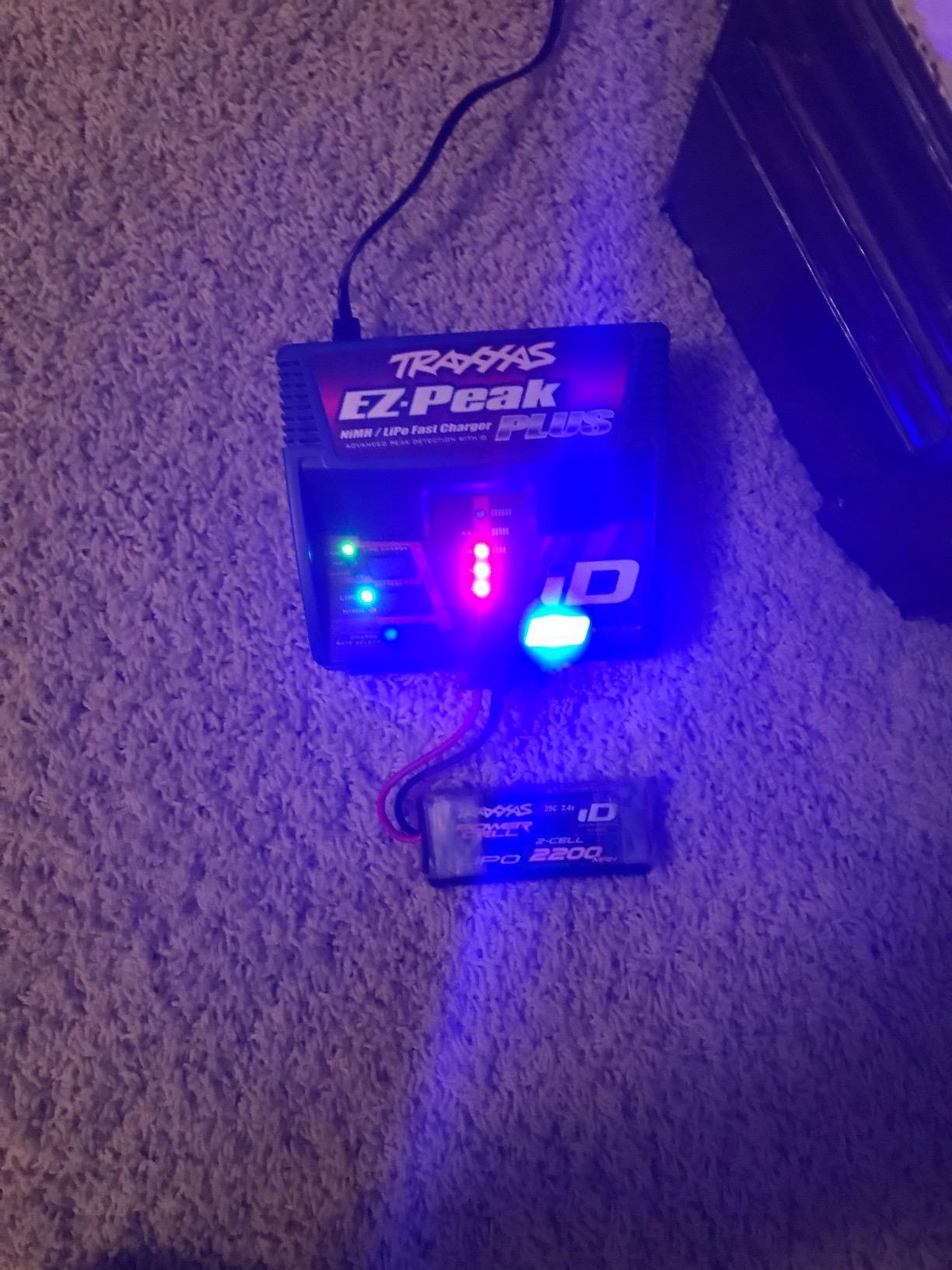Traxxas 2970 EZ-Peak Plus 4-Amp NiMH/LiPo Fast Charger with ID Auto Battery Identification customer photo 1