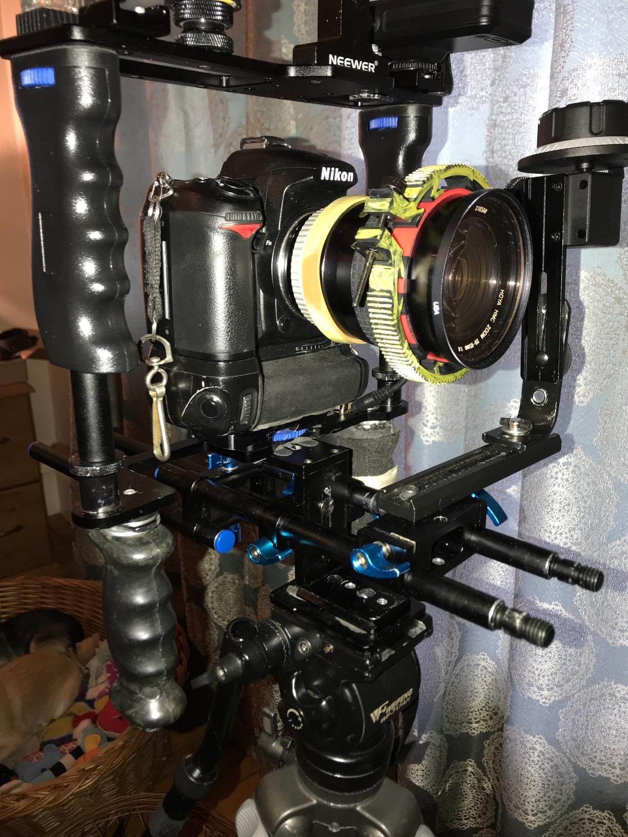 NEEWER Camera Video Cage Film Movie Making Kit, Aluminum Alloy with Top Handle, Dual Hand Grip, Two 15mm Rods, Compatible with Canon Sony Fujifilm Nikon DSLR Camera and Camcorder (Black + Blue) customer photo 1