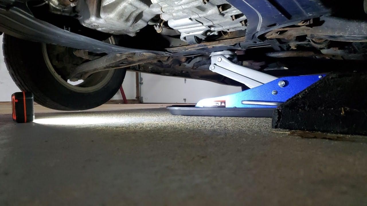 BIG RED T815016L Torin Hydraulic Low Profile Aluminum and Steel Racing Floor Jack with Dual Piston Quick Lift Pump, 1.5 Ton (3,000 lb) Capacity, Blue customer photo 1