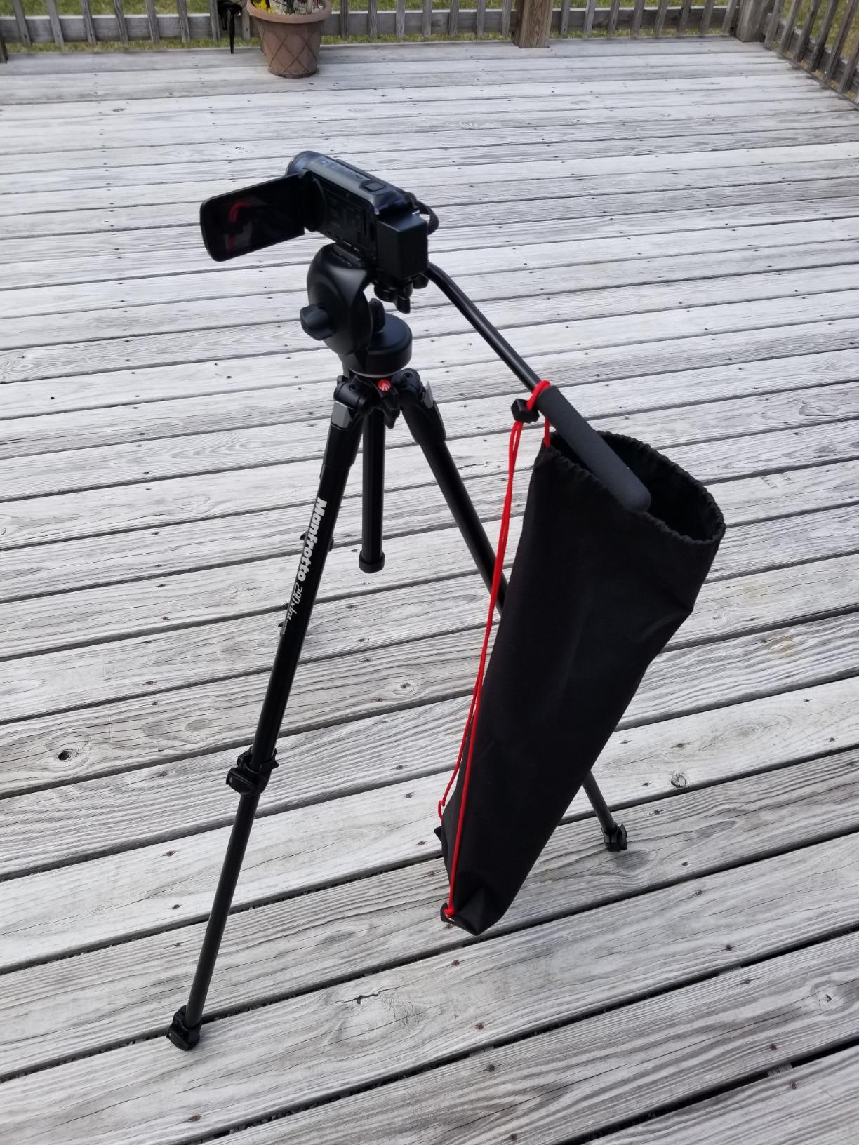 Manfrotto 290 Xtra Aluminum 3-Section Tripod Kit with Fluid Video Head (MK290XTA3-2WUS) Black customer photo 2