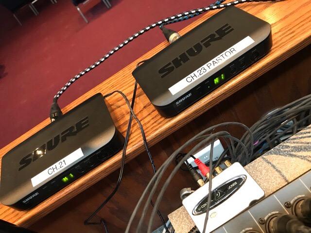 Shure BLX14/CVL Lavalier Audio System H10 Band (542-572 MHz) - BLX4 Receiver, BLX1 Bodypack and CVL Clip-On Lavalier Mic, Up to 14 Hr Battery, 300 ft Range customer photo 2