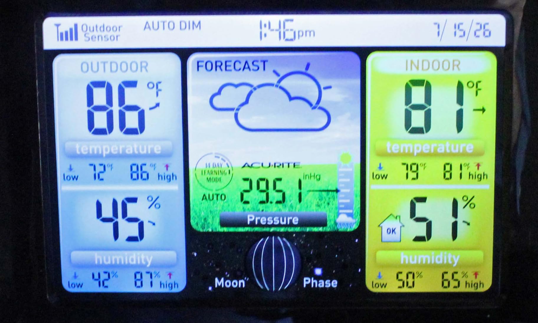 AcuRite Wireless Home Weather Station with Color Display, Indoor Outdoor Thermometer and Temperature Sensor (02077M) customer photo 1