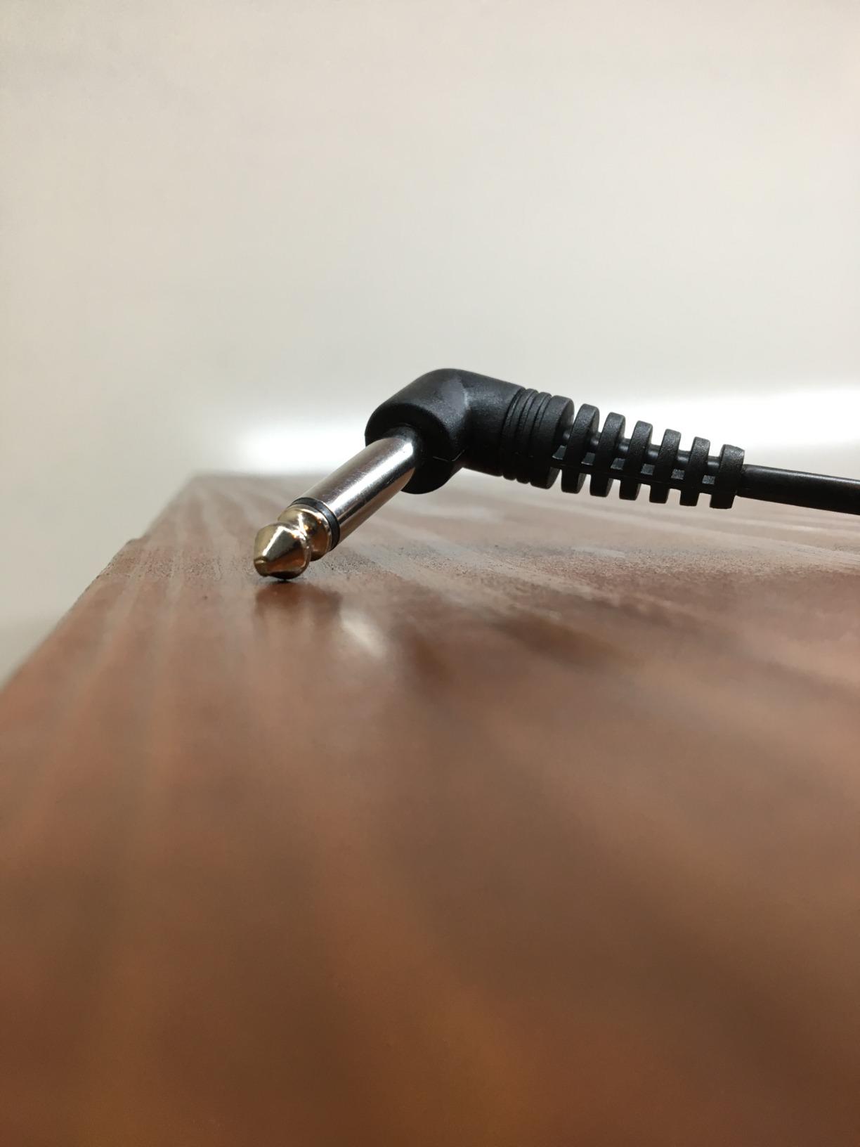 Donner DSP-001 Sustain Pedal for Keyboard, Universal Piano Pedal with Polarity Switch for Digital Piano/Piano Keyboard/MIDI Keyboard, 1/4'' (6.35mm) Input Plug, 63'' (1.6m) Cable customer photo 2