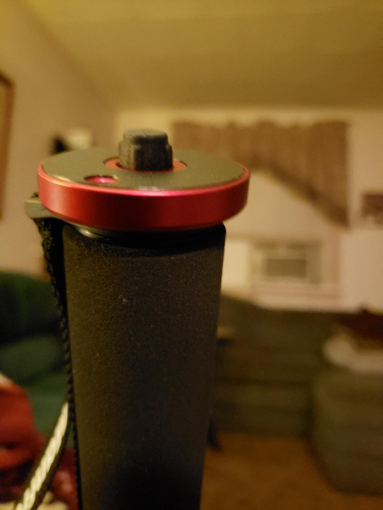 Manfrotto Element Aluminum 5-Section Monopod, Red (MMELEA5RD) customer photo 1