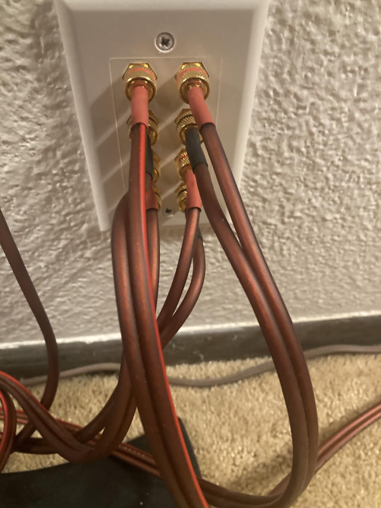 Micca 14 Gauge Pure Copper Speaker Cables, 6.6 Feet Each (2 Meters), 2 Pack Pair, Gold Plated Banana Plugs Connectors, Soldered Construction customer photo 1