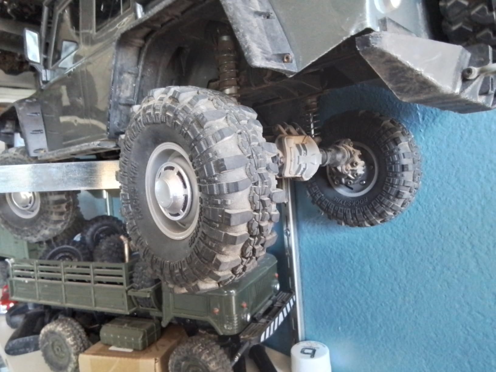 INJORA 1.9inch Rubber Tyre for 1:10 RC Crawler Axial SCX10 SCX10 III customer photo 1