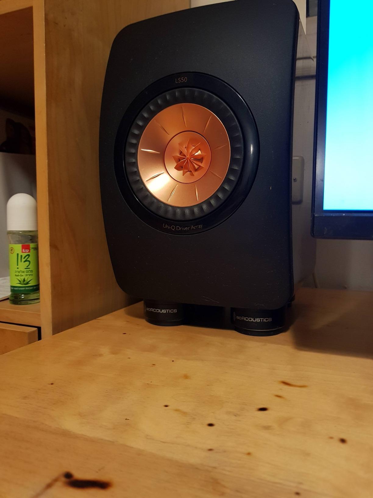 IsoAcoustics Iso-Puck Series Acoustic Isolators (Iso-Puck, 20 lbs max/Unit, 4-Pack) customer photo 1