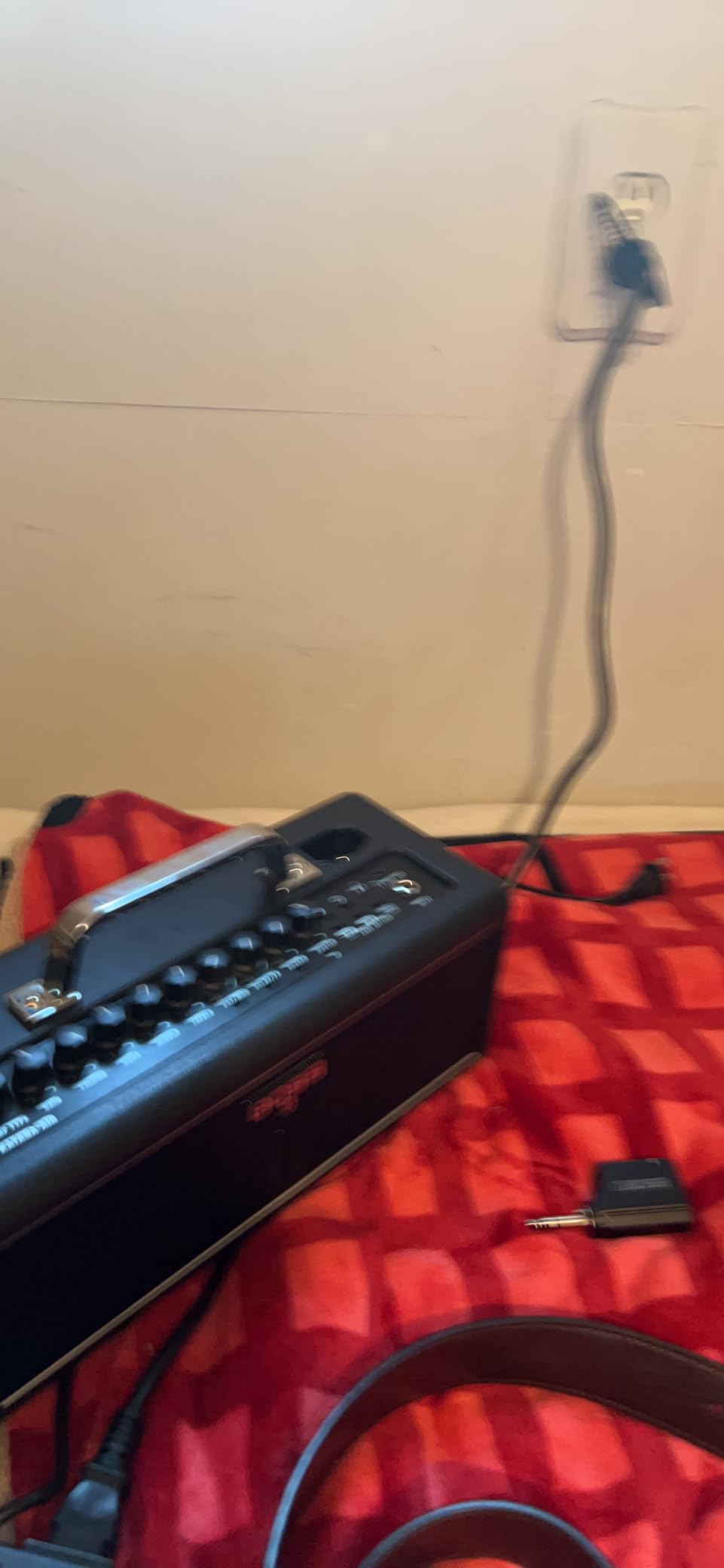 Boss Katana-Air | Wireless Compact Desktop Amplifier for Guitar, Bass & Acoustic-Electric Guitar & Bass | 5 Amp Characters | Acclaimed Katana Amp & Effect Tones | WL-T Transmitter with Motion Sensing customer photo 1