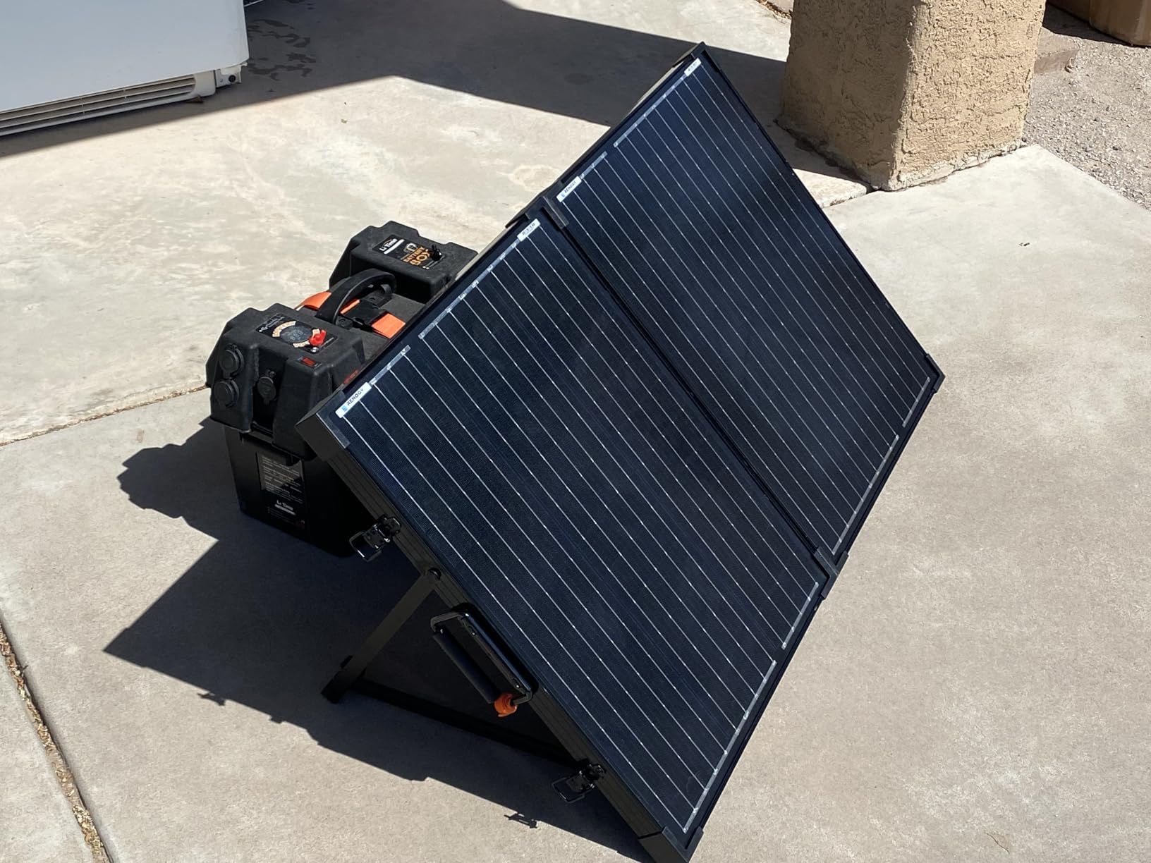 Renogy 100W Portable Solar Panel, 25% High Efficiency Solar Panel Kit with 20A Charger Controller for 12V Battery & Power Station, N-Type Foldable Solar Panels w/Tempered Glass for RV, Camping Off-Grid customer photo 1