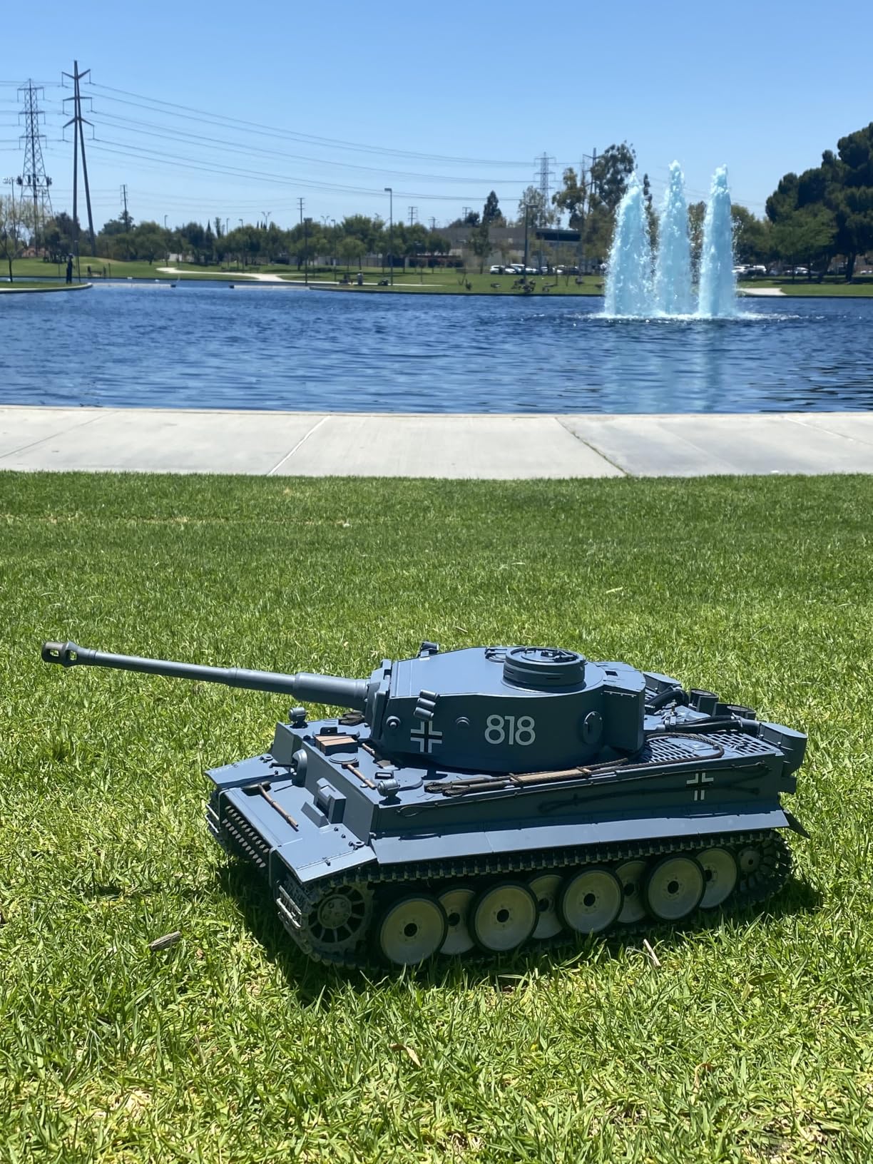1/16 2.4ghz Remote Control German Tiger I Gray Color Tank Adults Model Toy(Upgraded/Metal Road Wheel & Tracks & Sprocket Wheel & Idle Wheel)(Steel Gear Gearbox)(5000mah Nimh Battery)(Airsoft) customer photo 1
