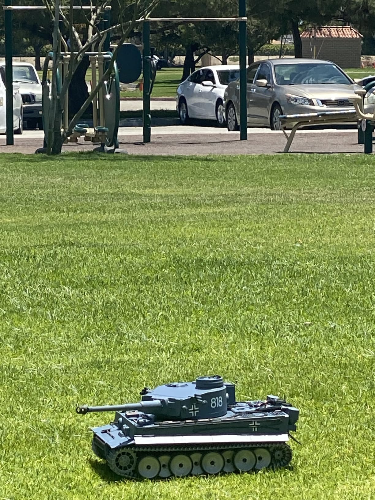 1/16 2.4ghz Remote Control German Tiger I Gray Color Tank Adults Model Toy(Upgraded/Metal Road Wheel & Tracks & Sprocket Wheel & Idle Wheel)(Steel Gear Gearbox)(5000mah Nimh Battery)(Airsoft) customer photo 2