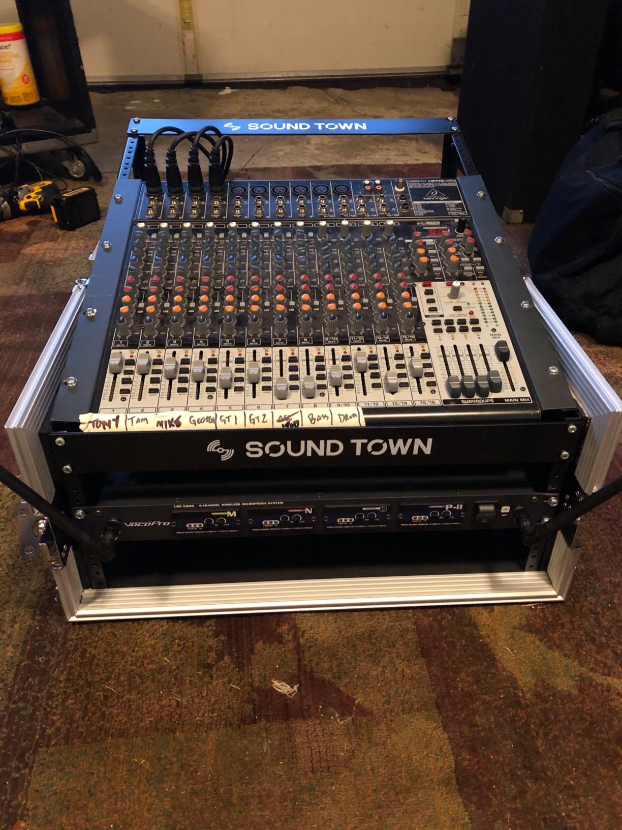 Sound Town 4U PA DJ Pro Audio Rack/Road ATA Case with 11U Slant Mixer Top, 20.2