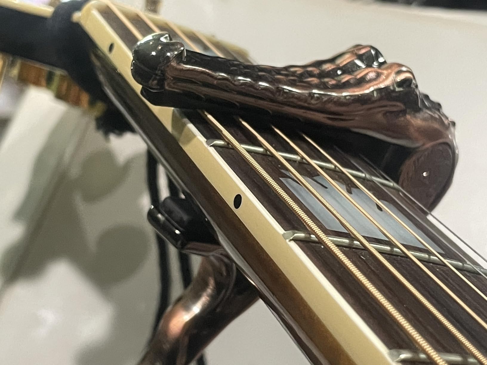 Alice Guitar Capo for Acoustic and Electric Guitars - Alligator Shape Aluminum Alloy customer photo 2