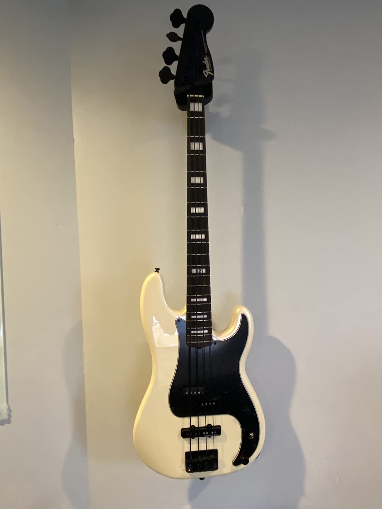 Duff McKagan Deluxe Precision Bass, White Pearl, Rosewood Fingerboard customer photo 2