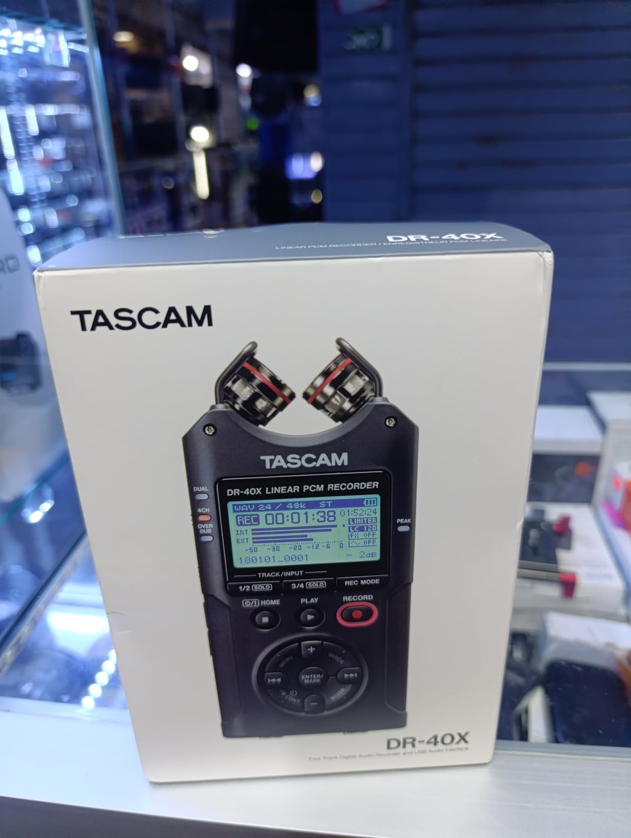 TASCAM DR-40X 4-Track Portable Handheld Field Recorder with 2 XLR/TRS Inputs, USB Audio Interface, Dual Adjustable Microphones for Stereo Recording of Music, Audio for Video and Podcasting customer photo 2