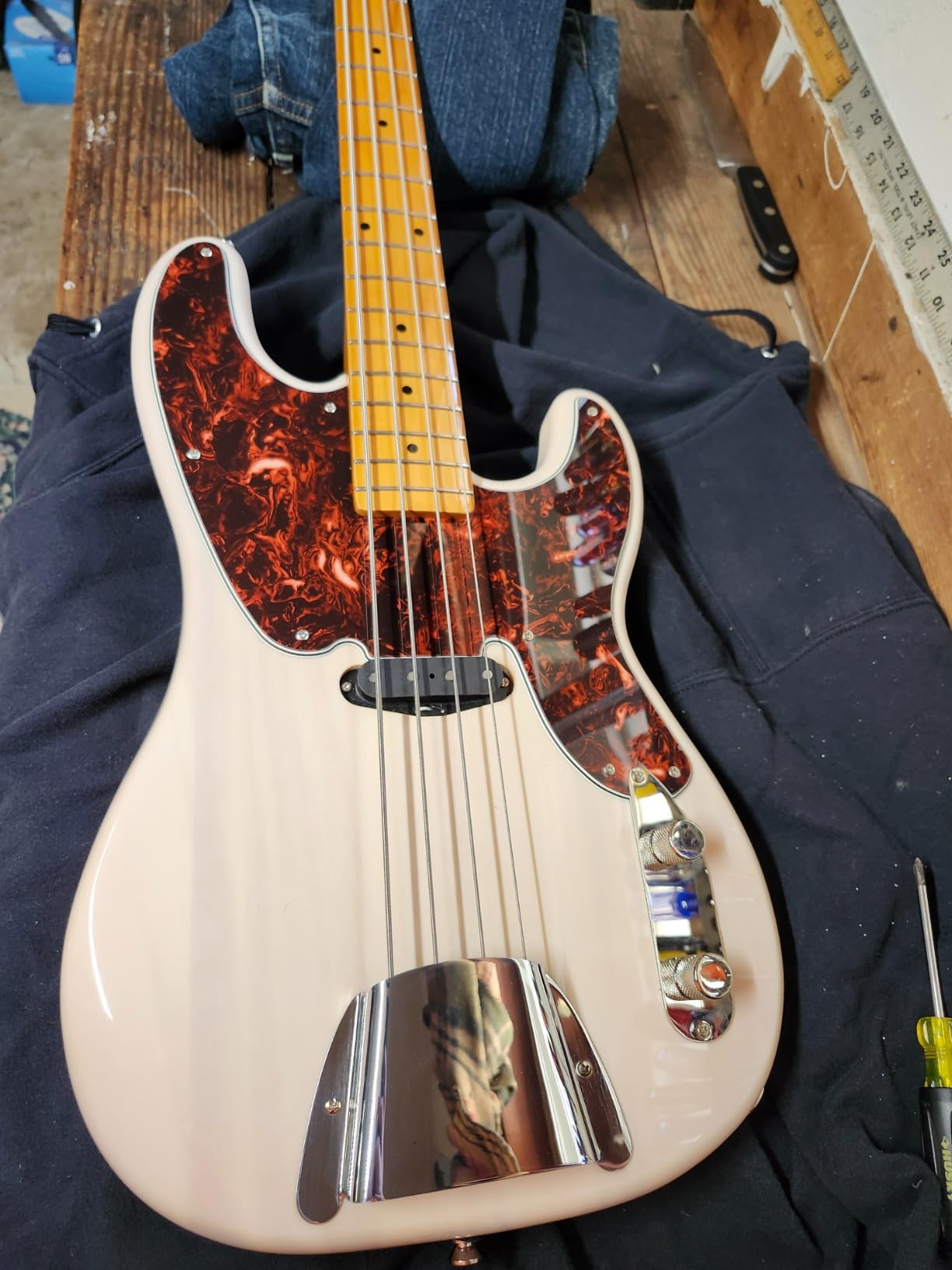 Squier Classic Vibe 50s Precision Bass, White Blonde, Maple Fingerboard customer photo 1