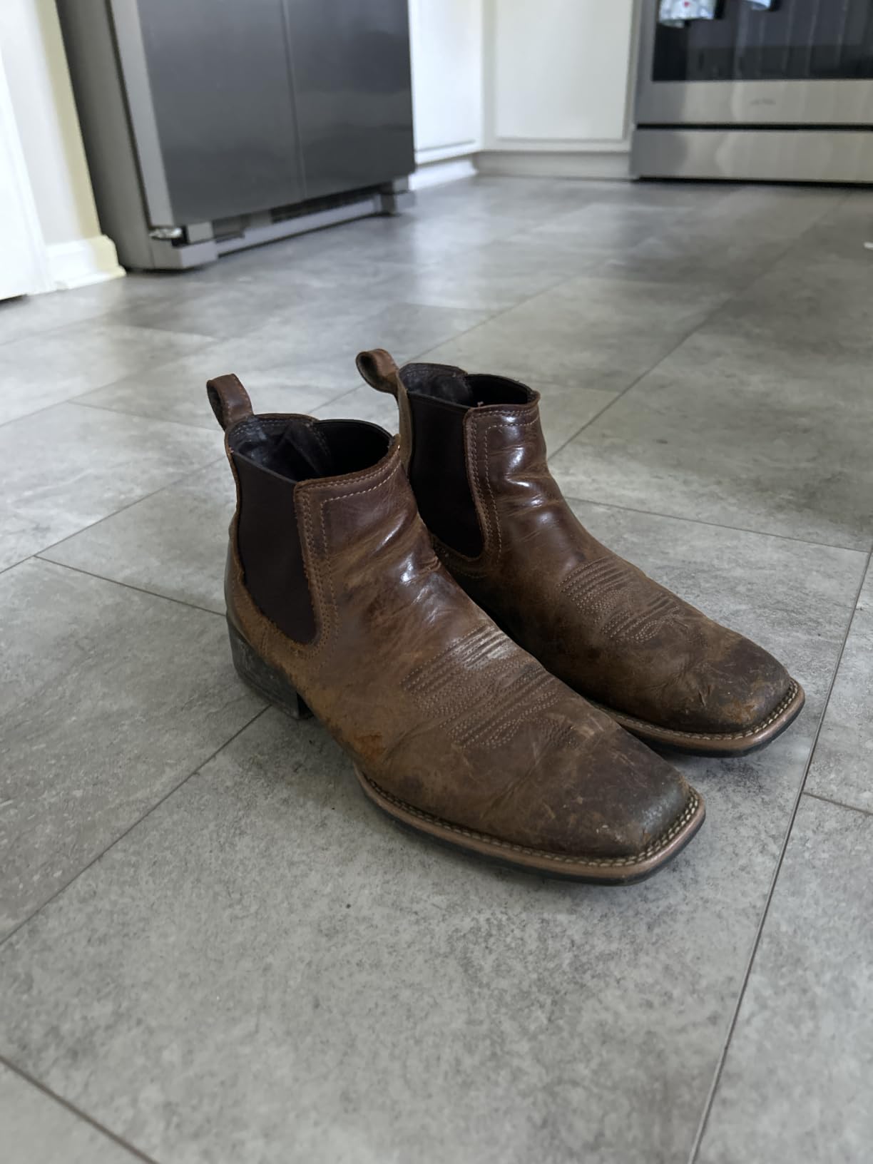 ARIAT Sport Booker Ultra Chelsea Boot customer photo 2