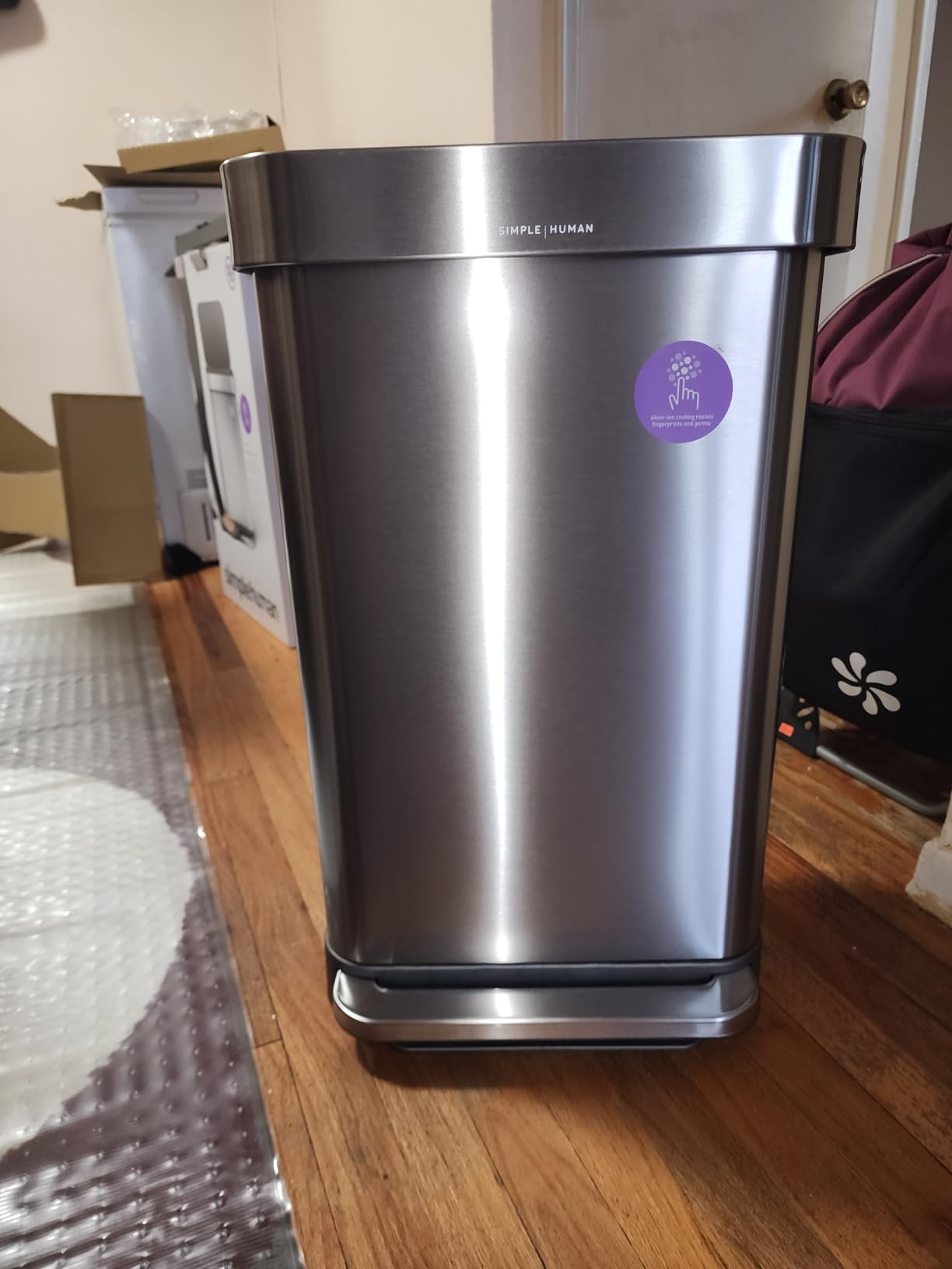 simplehuman Rectangular Step Can, 45L / 12 Gallon Kitchen Trash Can, Liner Rim System, Liner Pocket, 150,000-Step Pedal, Lid Shox Silent Close, Brushed Stainless Steel with Grey Plastic Lid customer photo 2