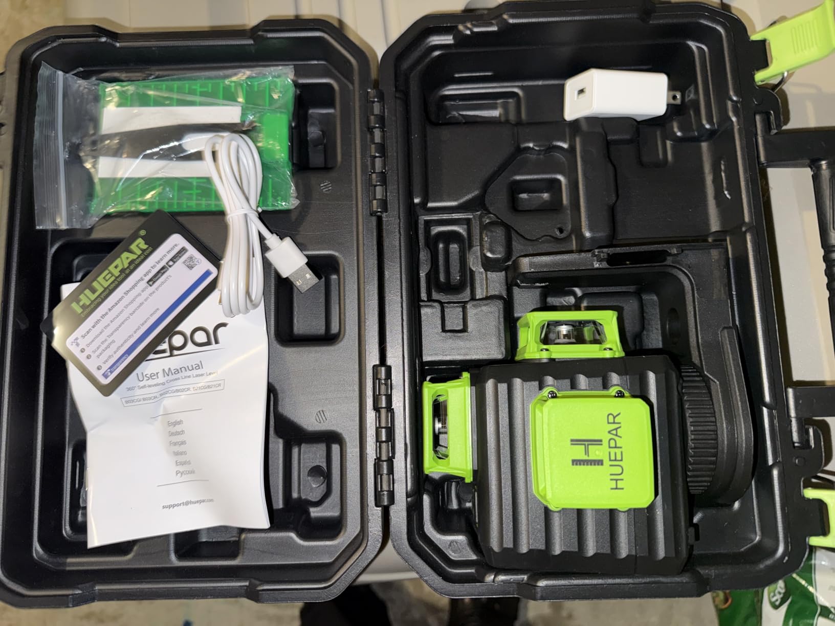 HUEPAR Laser Level 360 Self Leveling, Rechargeable 3D High Brightness Green Laser 3x360° Best Laser Leveler Tool for Construction and Picture Hanging - B03CG customer photo 2