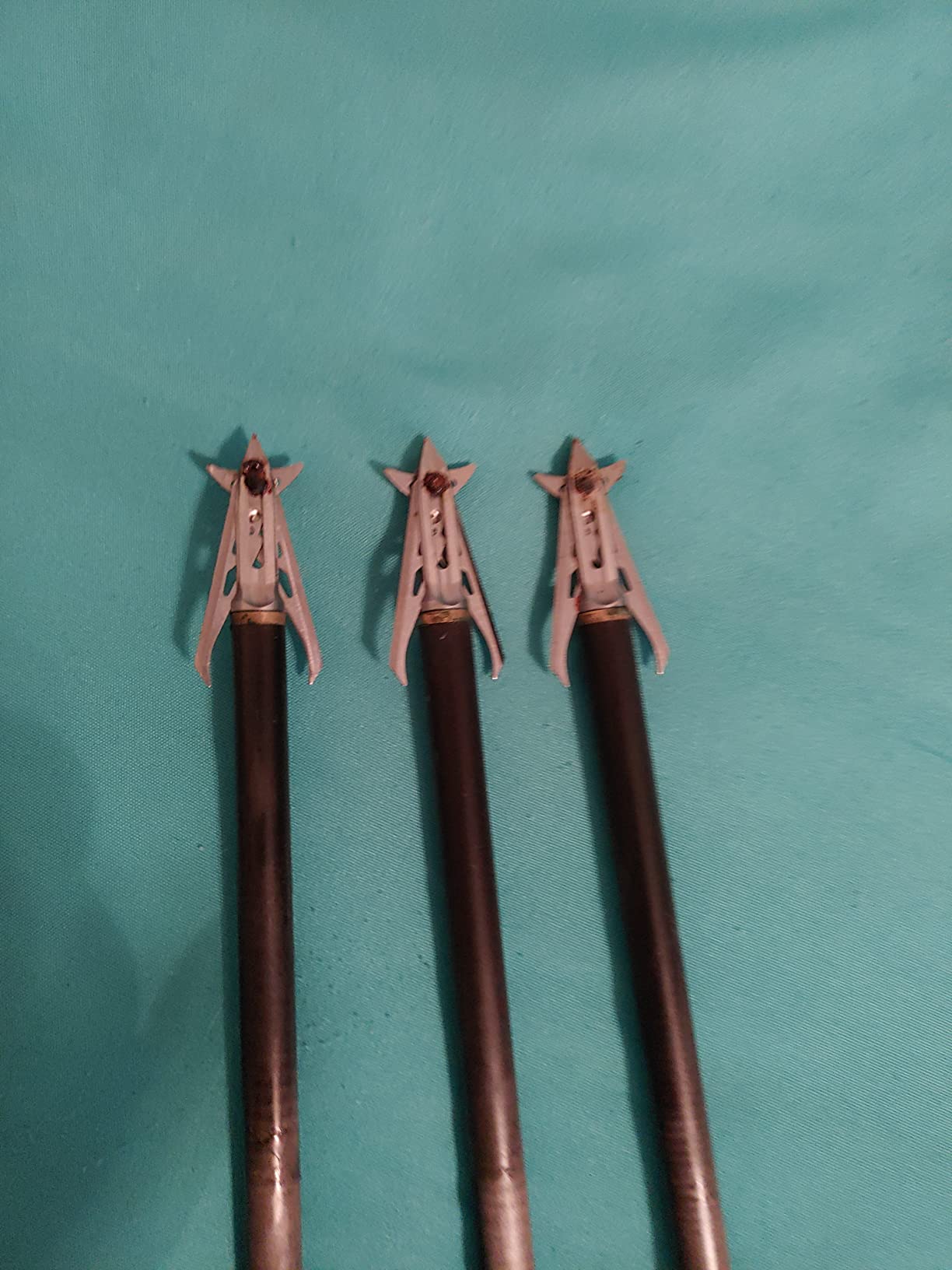 RAVIN Mechanical Broadheads 100 Grain - Crossbow Broadheads with 2-Inch Cut, Internal Spring Clip System, 500 FPS Rated (3-Pack) customer photo 2