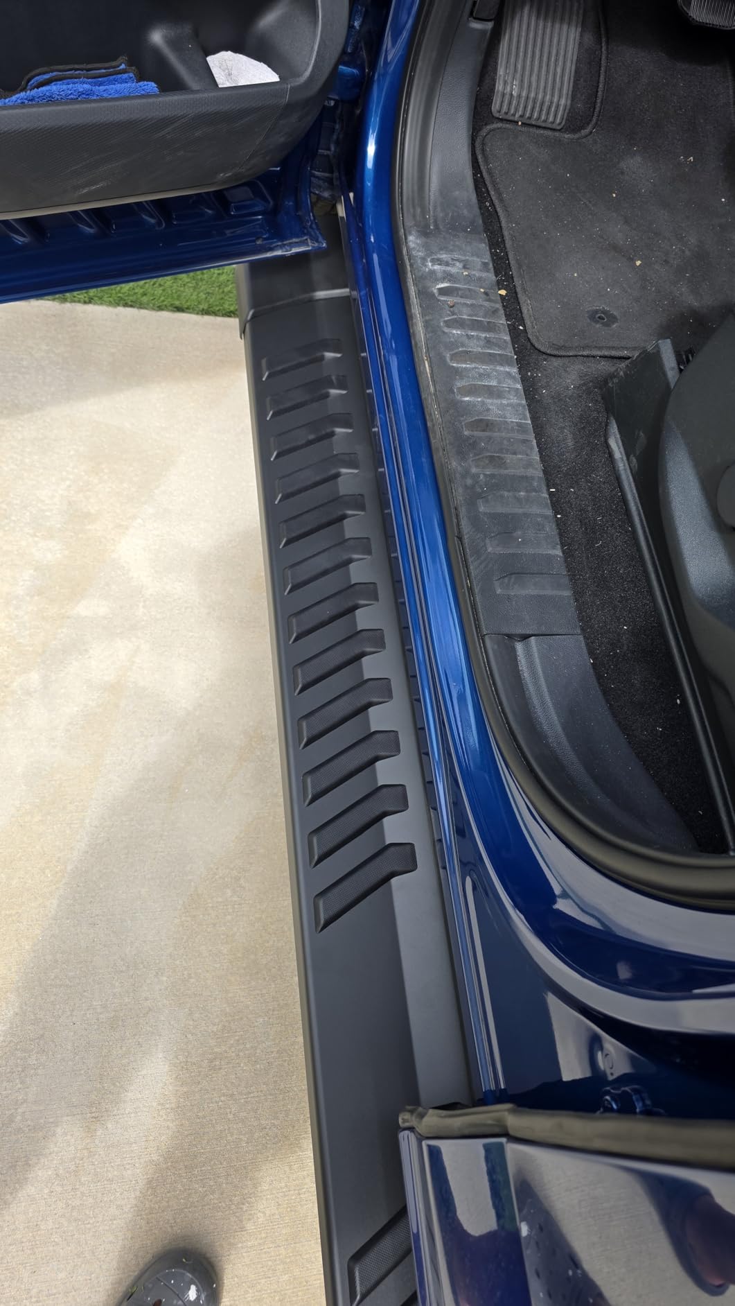 YITAMOTOR 6 inch Running Boards Compatible with 2015-2026 Ford F-150 SuperCrew Cab Pickup 4-Door & 2017-2026 Ford F-250 F-350 Super Duty Crew Cab Black Textured Aluminum Side Steps Nerf Bars customer photo 2