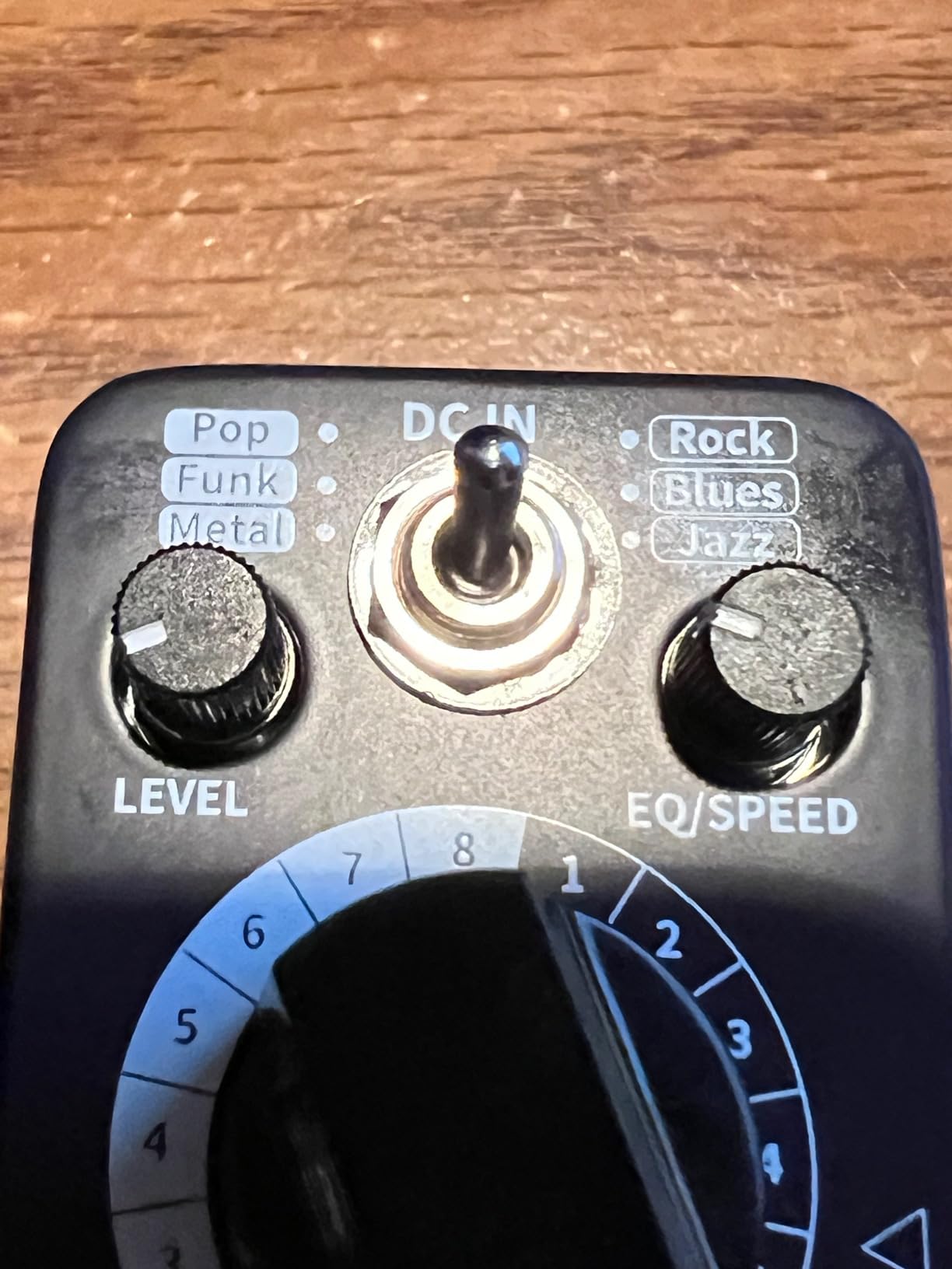 MOOER Acoustikar Acoustic Guitar Pedal Simulator Pedal, 3 Modes Piezo/Standard/Jumbo, Nature and Smooth Acoustic Guitar Sound customer photo 1