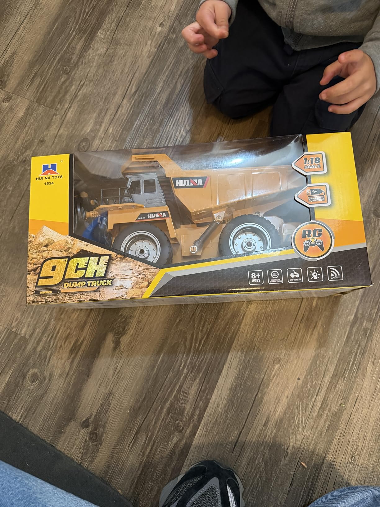 Remote Control Construction Dump Truck Toy 2.4G RC 6 Channel Bulldozer 4 Wheel Driver Mine Construction Alloy Metal Vehicle Truck 1:18 with 2 Rechargeable Batteries for Boys Birthday Gift Age 6+ customer photo 1
