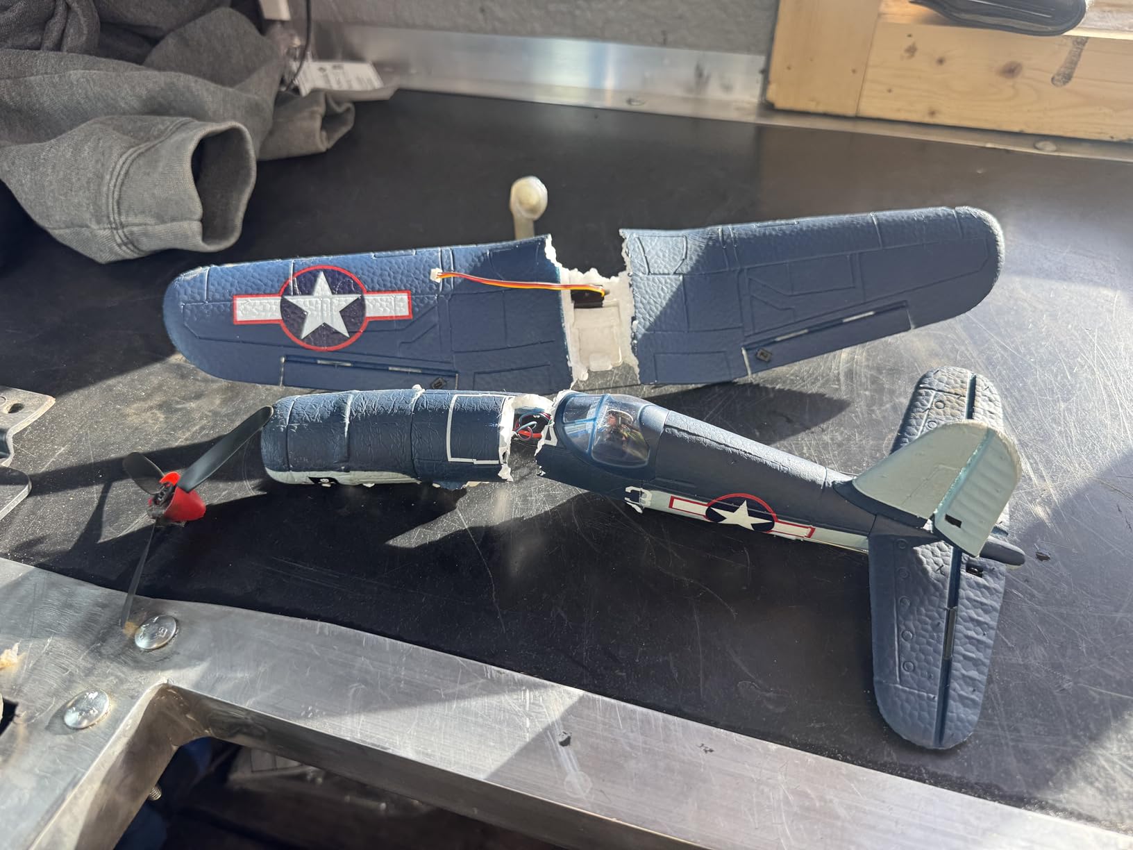 LEAMBE 4 Channel RC Plane - Ready to Fly Aerobatic Aircraft, Easy Control for Beginners, F4U Corsair RC Airplane Best Gift for Adults customer photo 1