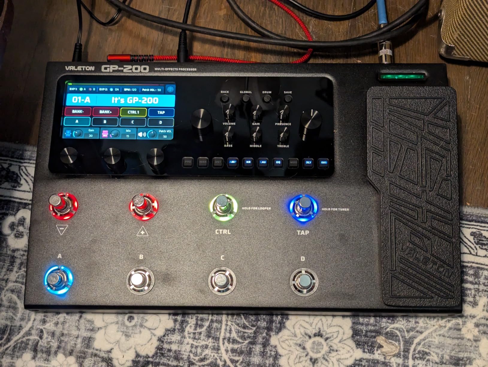 VALETON GP-200 Multi-Effects Guitar/Bass Pedal with Expression, FX Loop, MIDI, Amp Modeling, IR Cab Simulation, Stereo, USB Interface customer photo 2