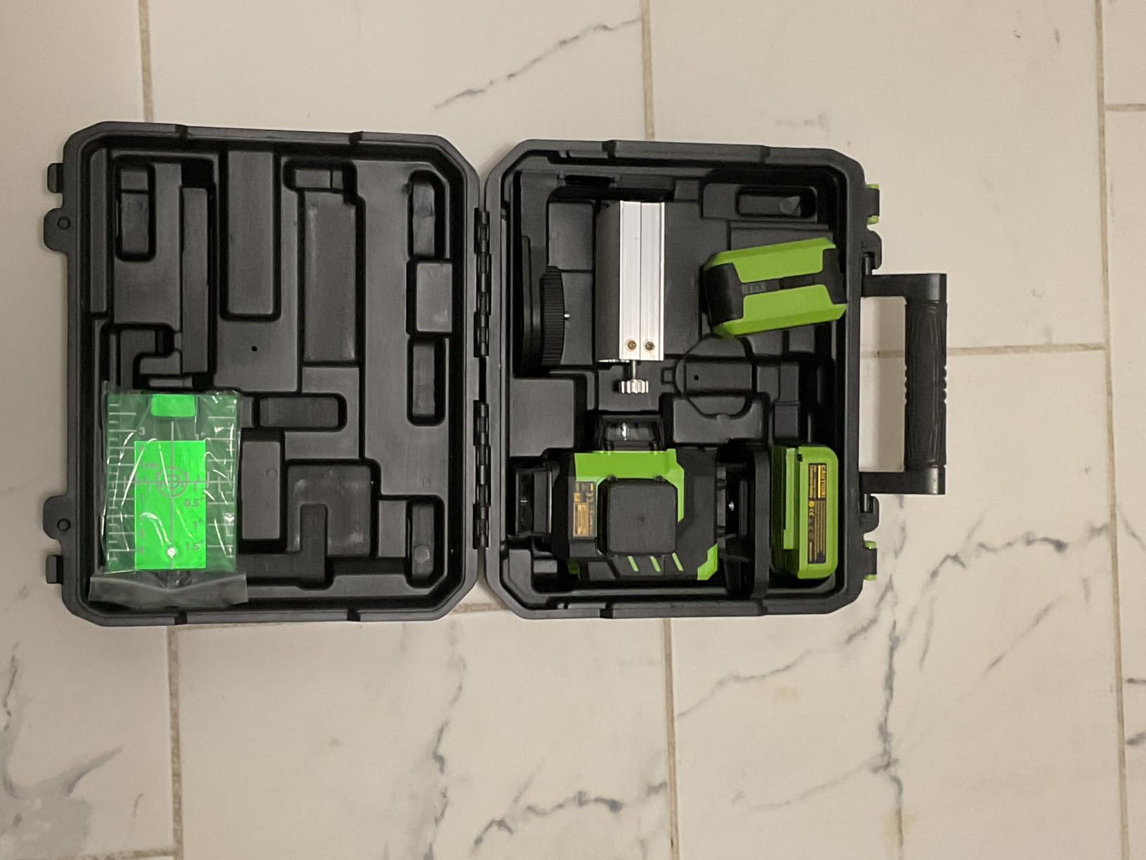 Huepar Laser Level 360 Self Leveling, Rechargeable Green Laser 3x360° Cross Line Lazer Leveler 3D Level Laser Tool for Construction and Picture Hanging - HM03CG customer photo 2