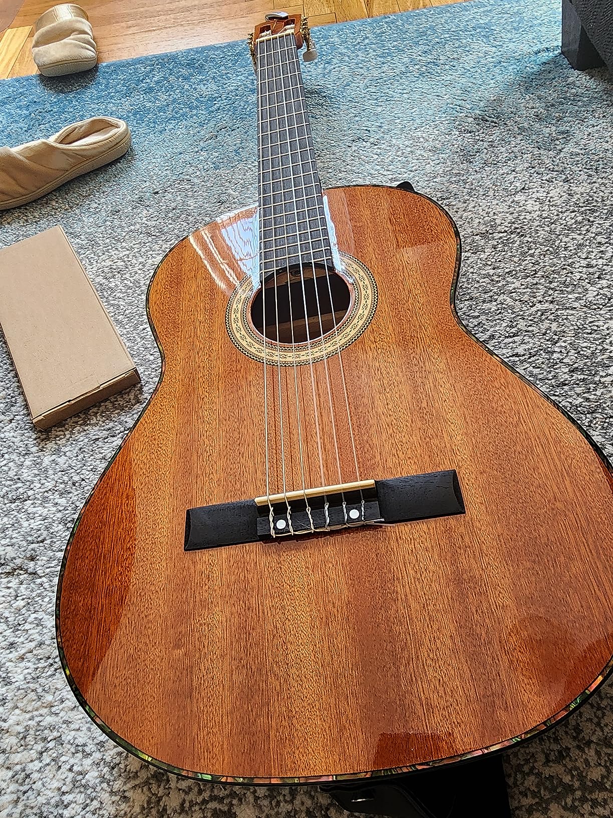 Vangoa Classical Guitar 4/4, 39 Inch Full Size Nylon String Guitar for Beginner Adults, Guitar Bundle with Gig Bag & Footstool, Sapele Brown customer photo 1