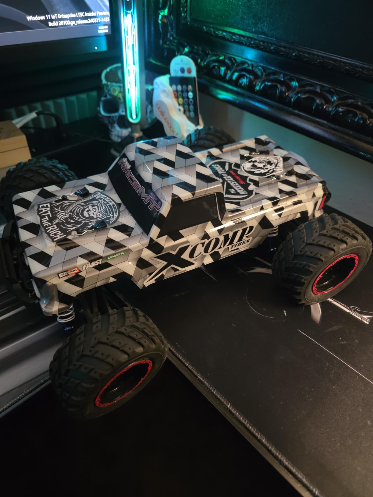 HAIBOXING 903 1:12 Scale Remote Control Truck, 38 km/h 4WD Off-Road RC Cars | Aluminum Oil-Filled Shocks, 4X4 RC Monster Truck for Boys & Adults, 2.4 GHz Water-Resistant ESC, Dual Batteries 40+ Min Play customer photo 1
