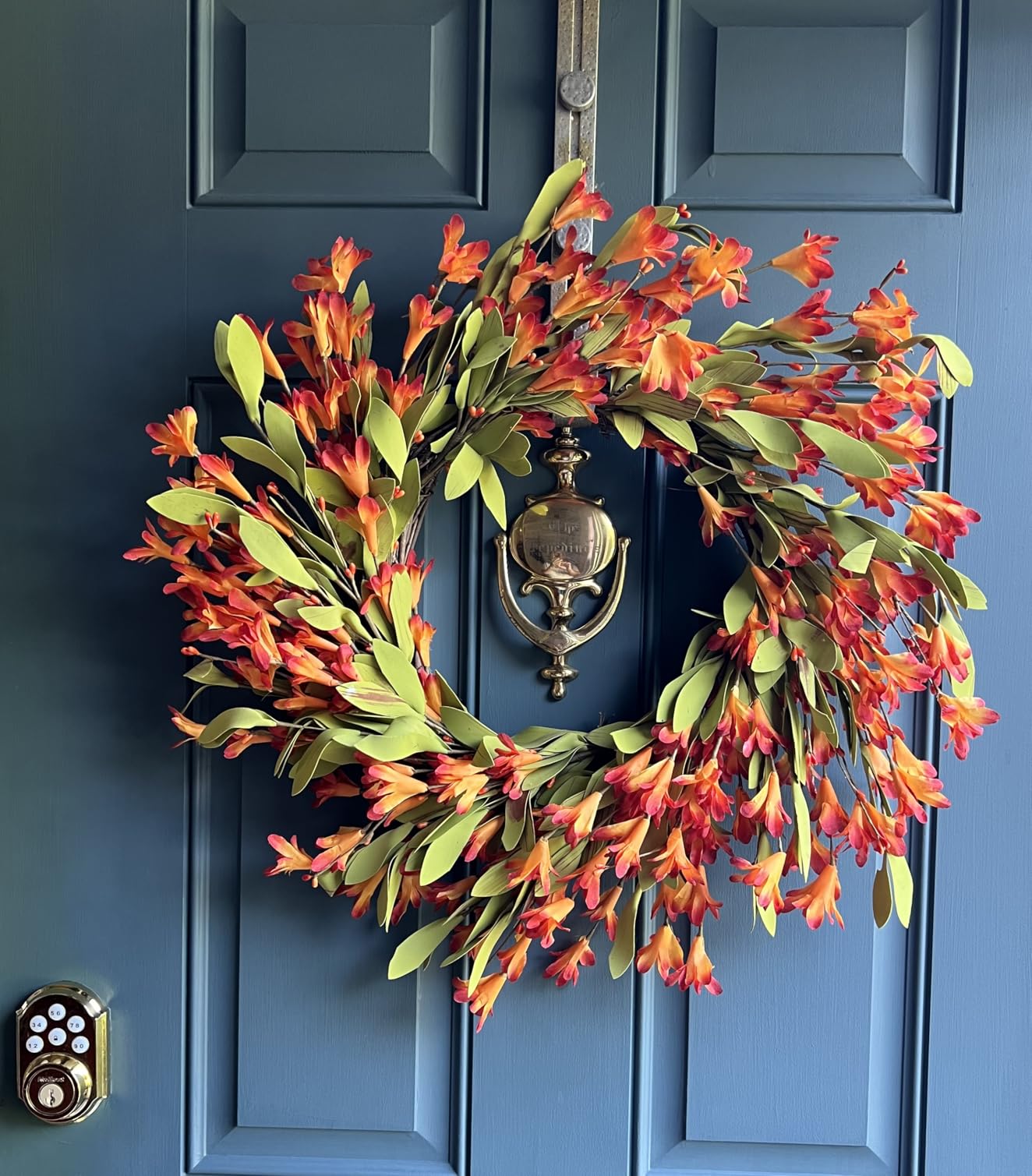 Sggvecsy 18 Inch Artificial Christmas Wreath for Front Door Xmas Red Berry Wreath Winter Glitter Eucalyptus Wreath Christmas Hanging Decorations for Wall Home Window Holiday OutdoorDecor customer photo 2