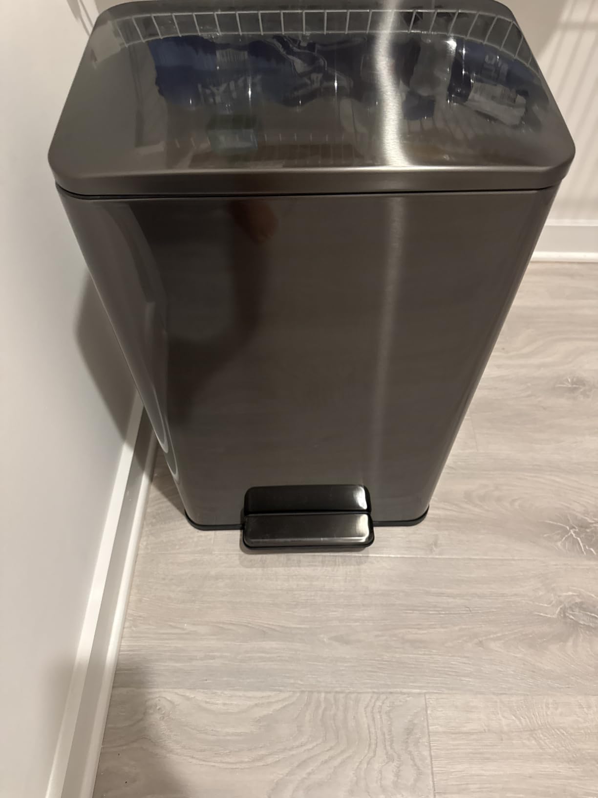 SIMPLI-MAGIC 50 Liter / 13.2 Gallon Soft-Close, Smudge Resistant Trash Can with Foot Pedal and Built in Filter- Stainless Steel, Sleek Finish customer photo 1