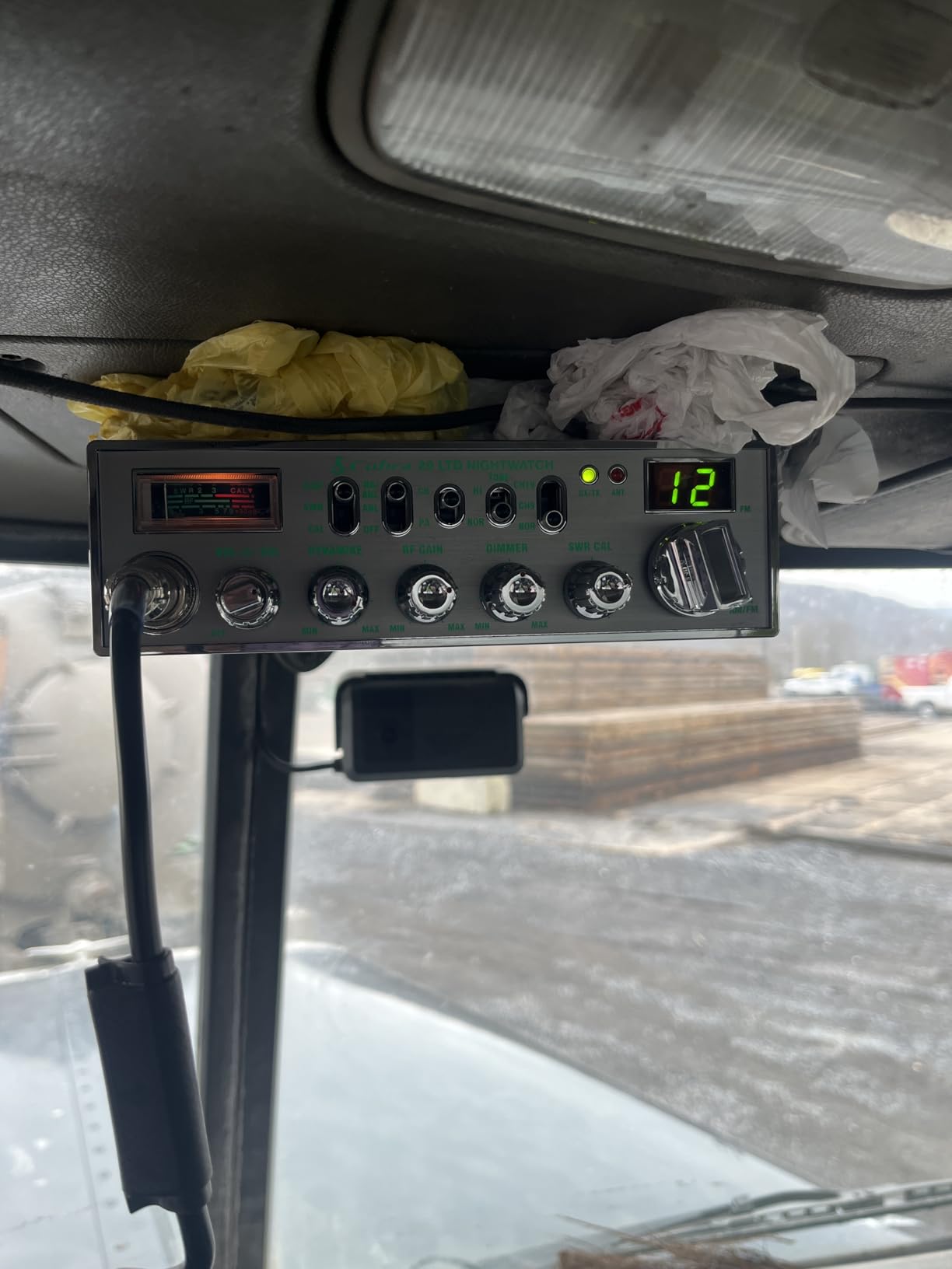 Cobra 29 NW AM/FM Classic Professional CB Radio - Easy to Operate Emergency Radio, Travel Essentials, Instant Channel 9/19, Full 40 Channels, SWR Calibration and NightWatch Illumination Display, Black customer photo 2