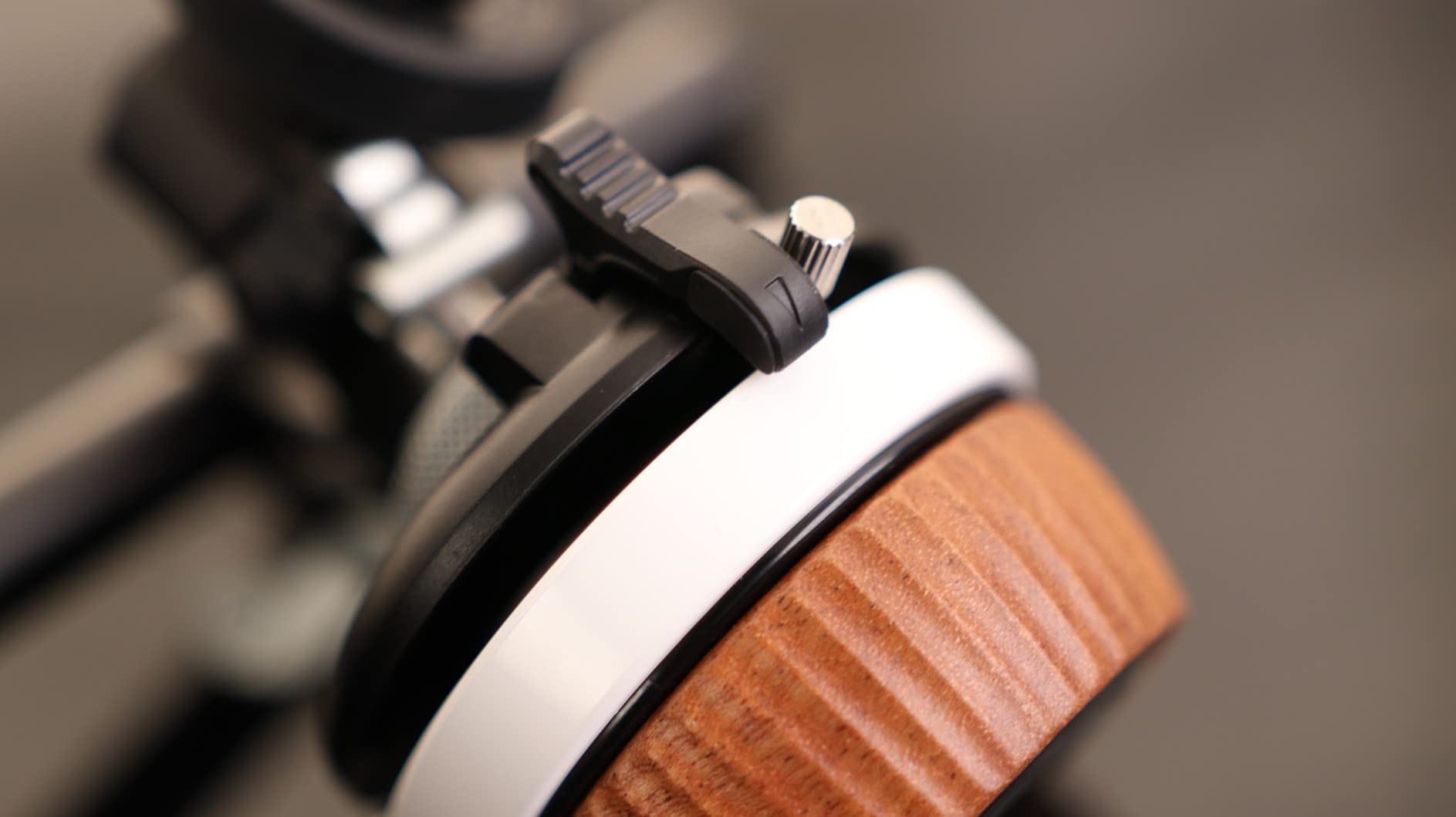 SmallRig F60 Modular Follow Focus with A/B Stops, Allows Wide-Range (0.6kgf-1.8kgf) Stepless Damping Adjustment, with 15mm Rod Clamp and Snap-on Gear Ring Belt for DLSRs and Mirrorless Camera customer photo 2