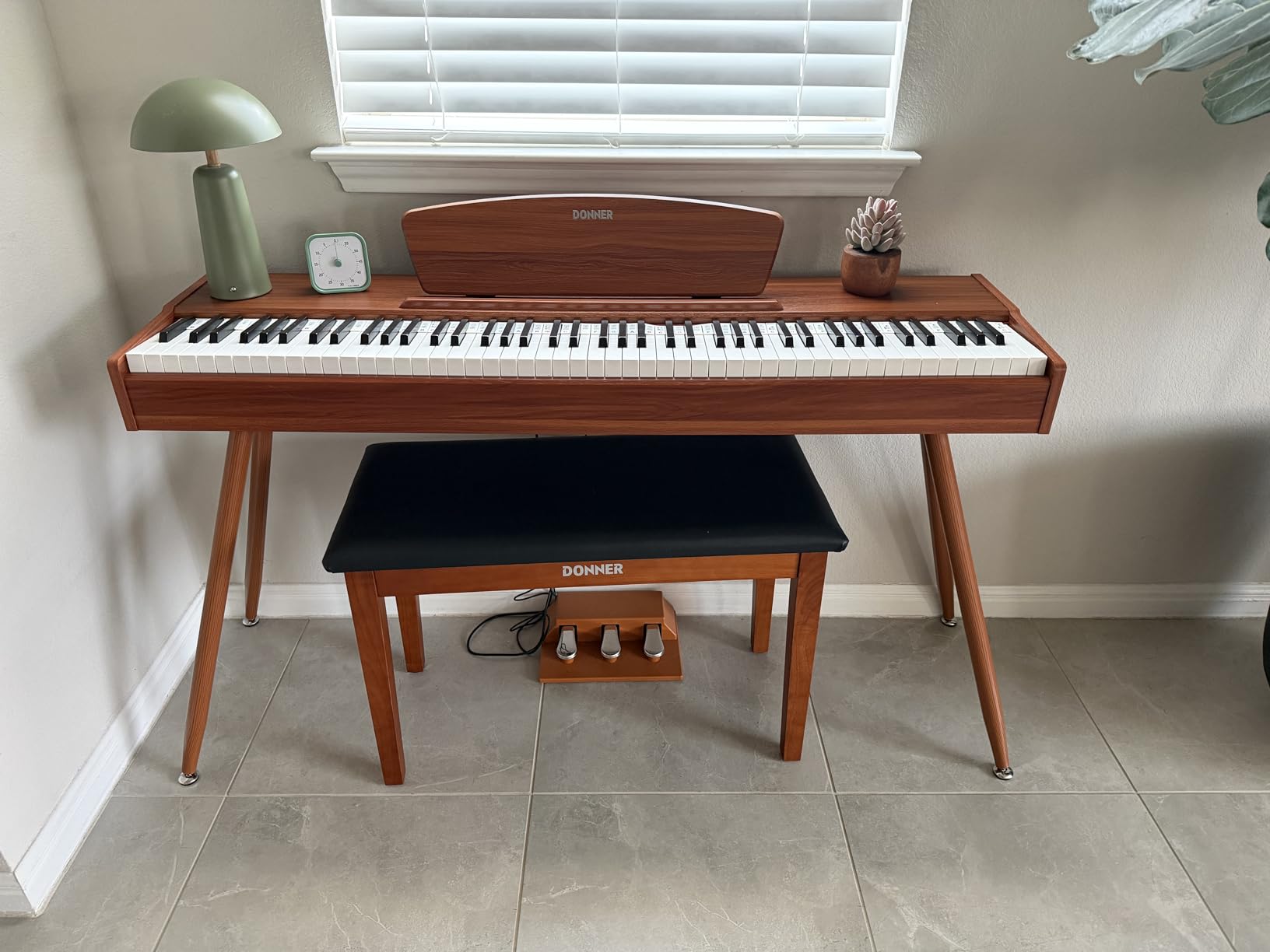 Donner DDP-80 PLUS Digital Piano 88 Key Weighted Keyboard, Home Electric Piano, Supports USB-MIDI & Headphones Connection, with Metal Three Pedal customer photo 1